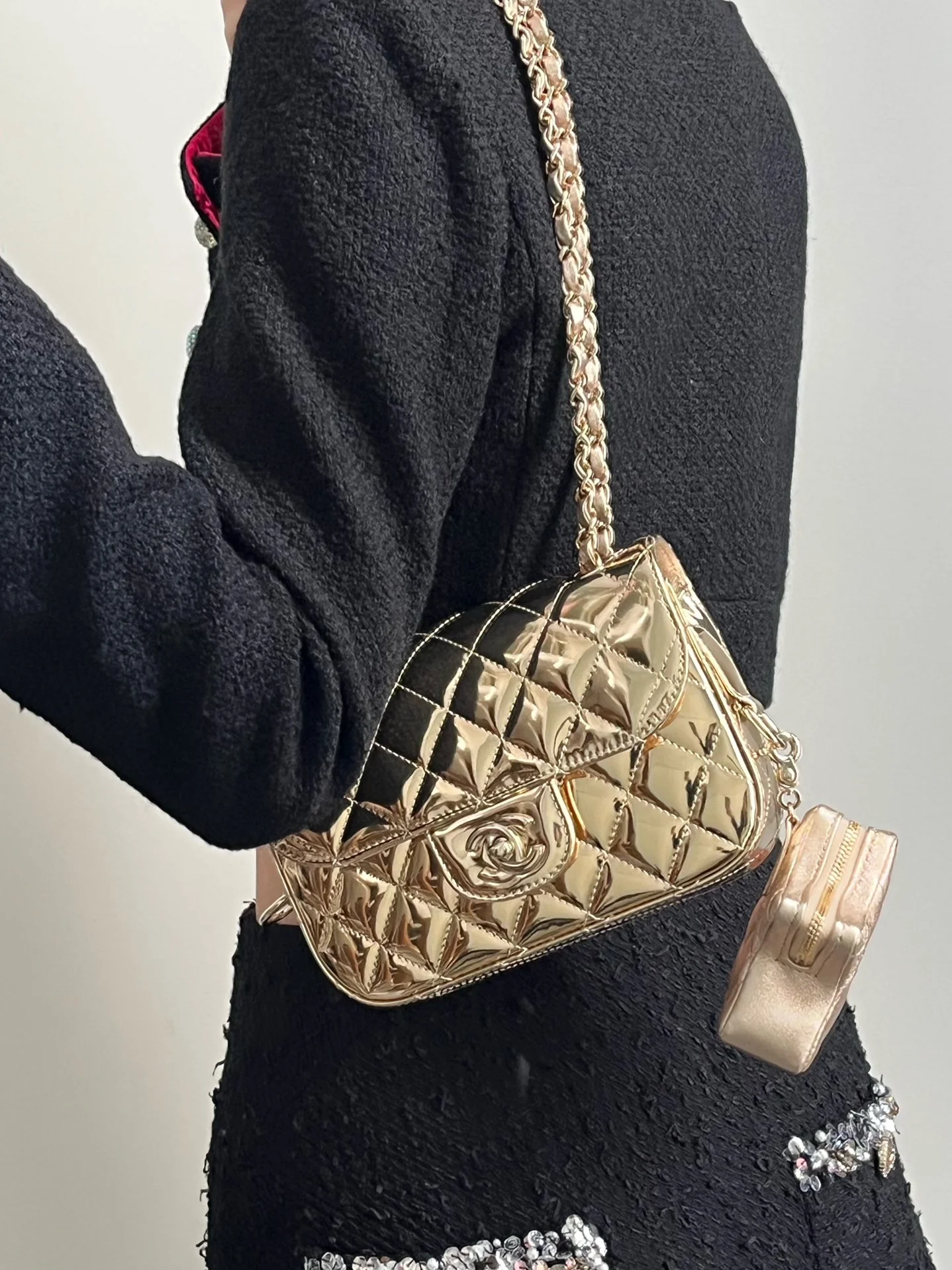 Весенняя коллекция Chanel 24c - Золотой кошелек для монет со звездным узором