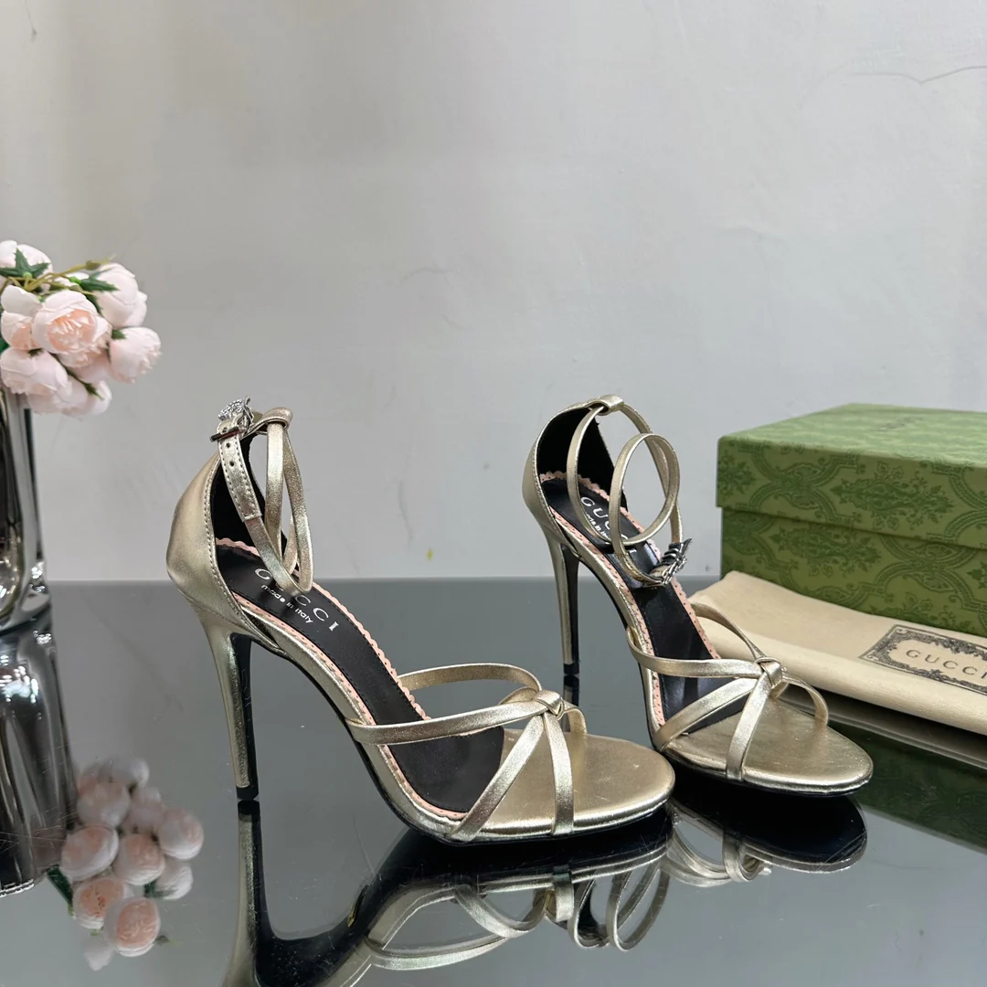 Новинка весны 2023 года от Gucci - Босоножки на шпильке - Золотистые