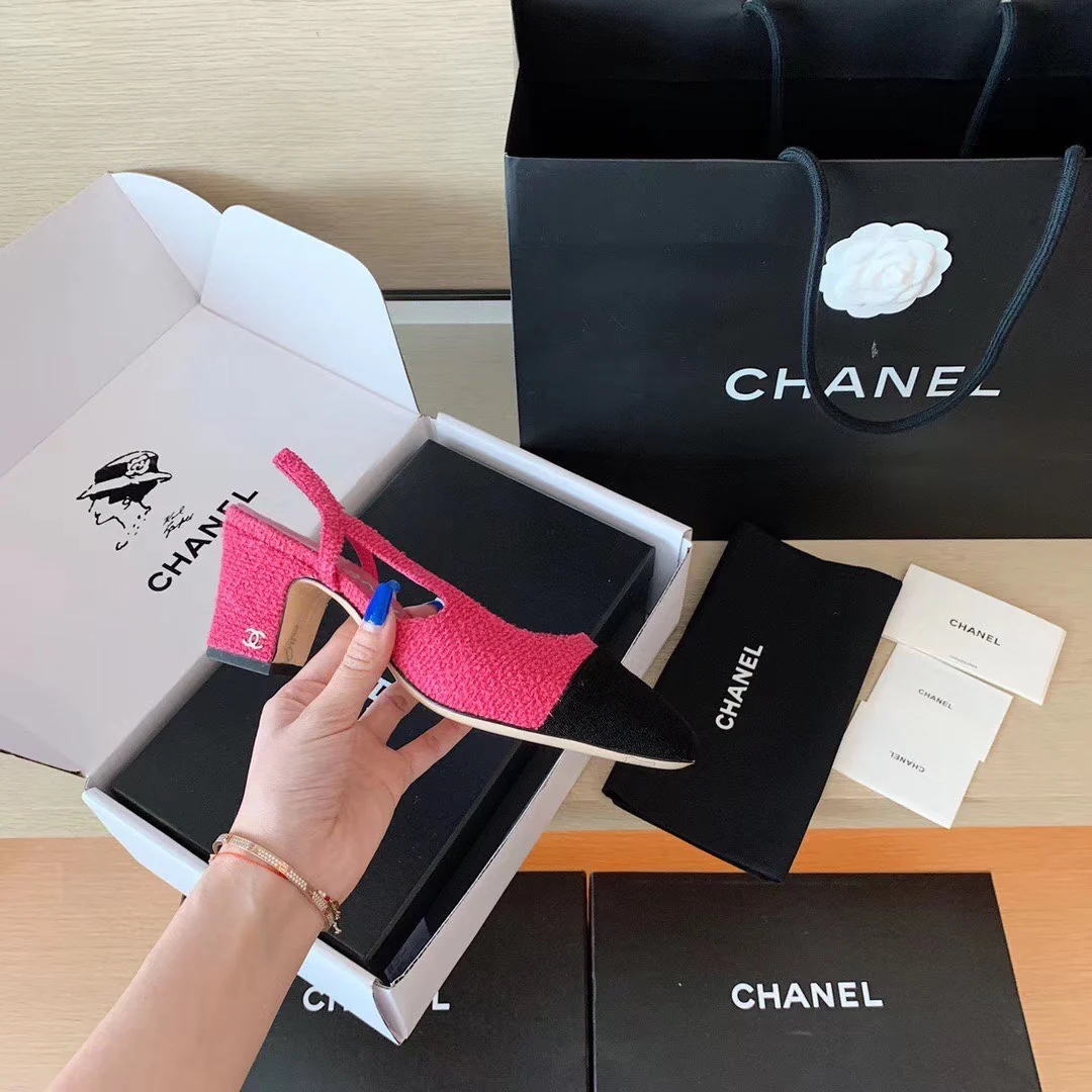 Классические сандалии Chanel на массивном каблуке - розовые