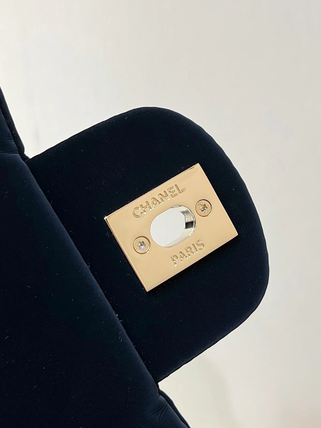 Сумка для лыж Chanel 24n-Coconige, маленькая, черная.