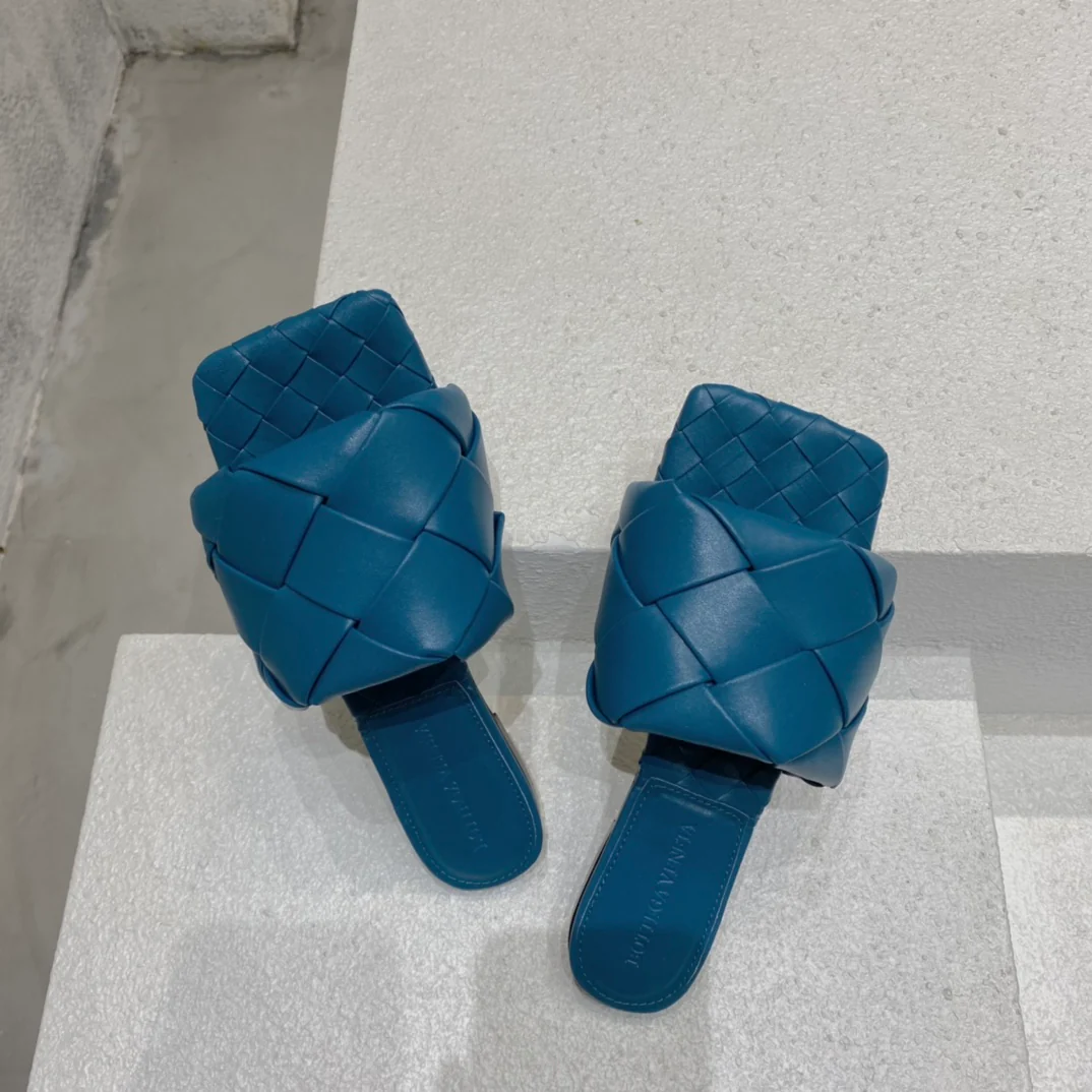 Новинка сезона весна/лето 2021 от BV - Плоские плетеные тапочки - Синие