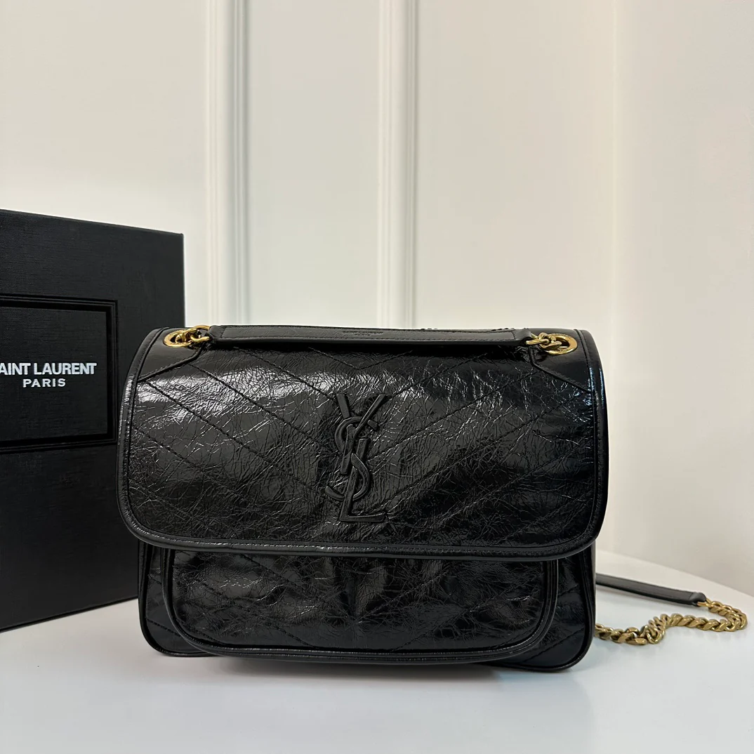 YSL Niki Baby 28 см, кожаный ремешок, черный, с золотой цепочкой