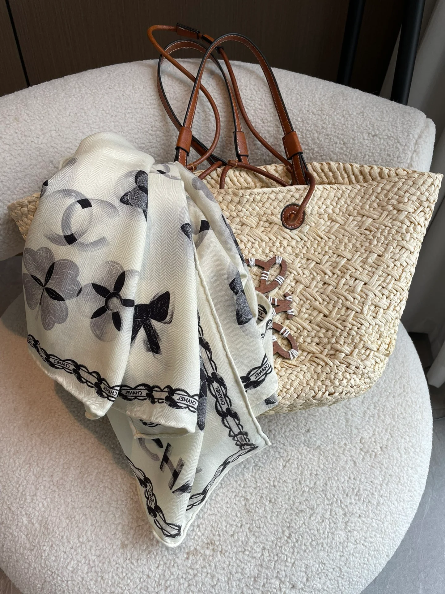 Шарф Chanel Camellia Velvet 2024 - 65-185