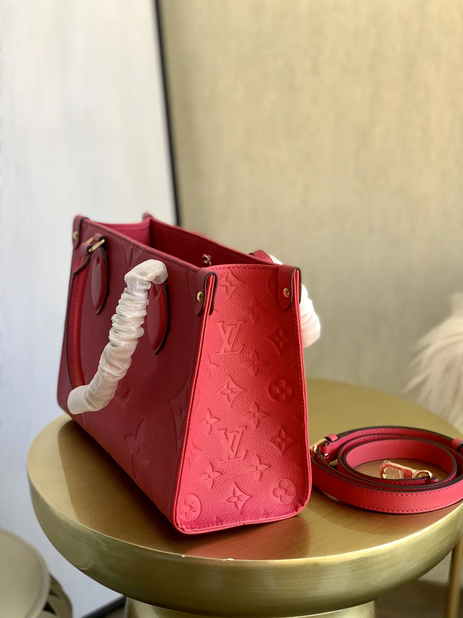 Сумка LV M45660 On The Go PM Small Handbag - Розово-красная