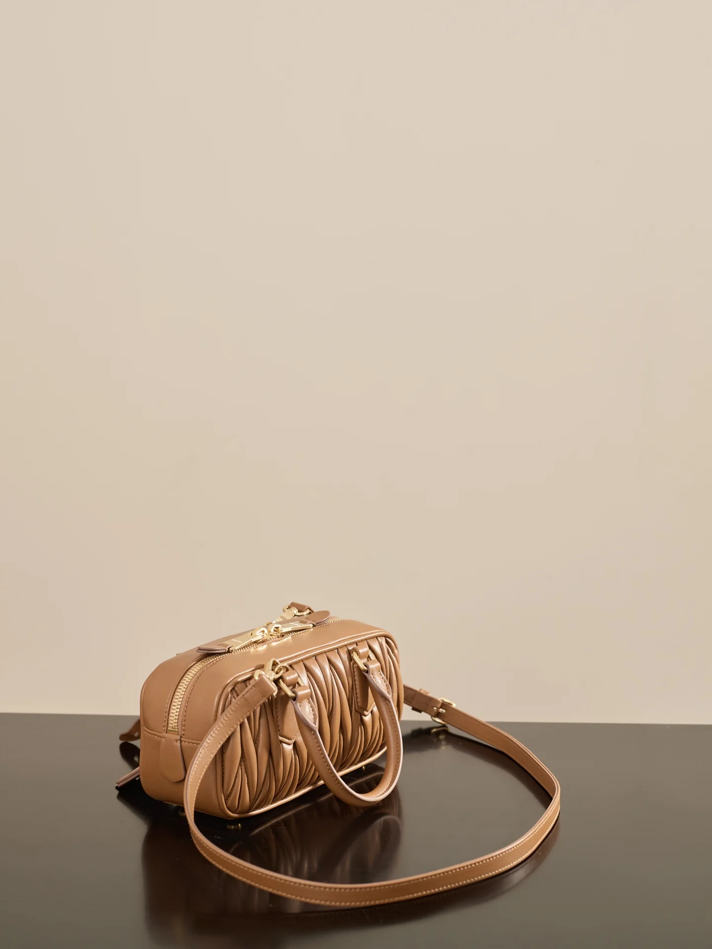 Miu Miu-5bb142m1200-???????-??????-Маленький-Карамель