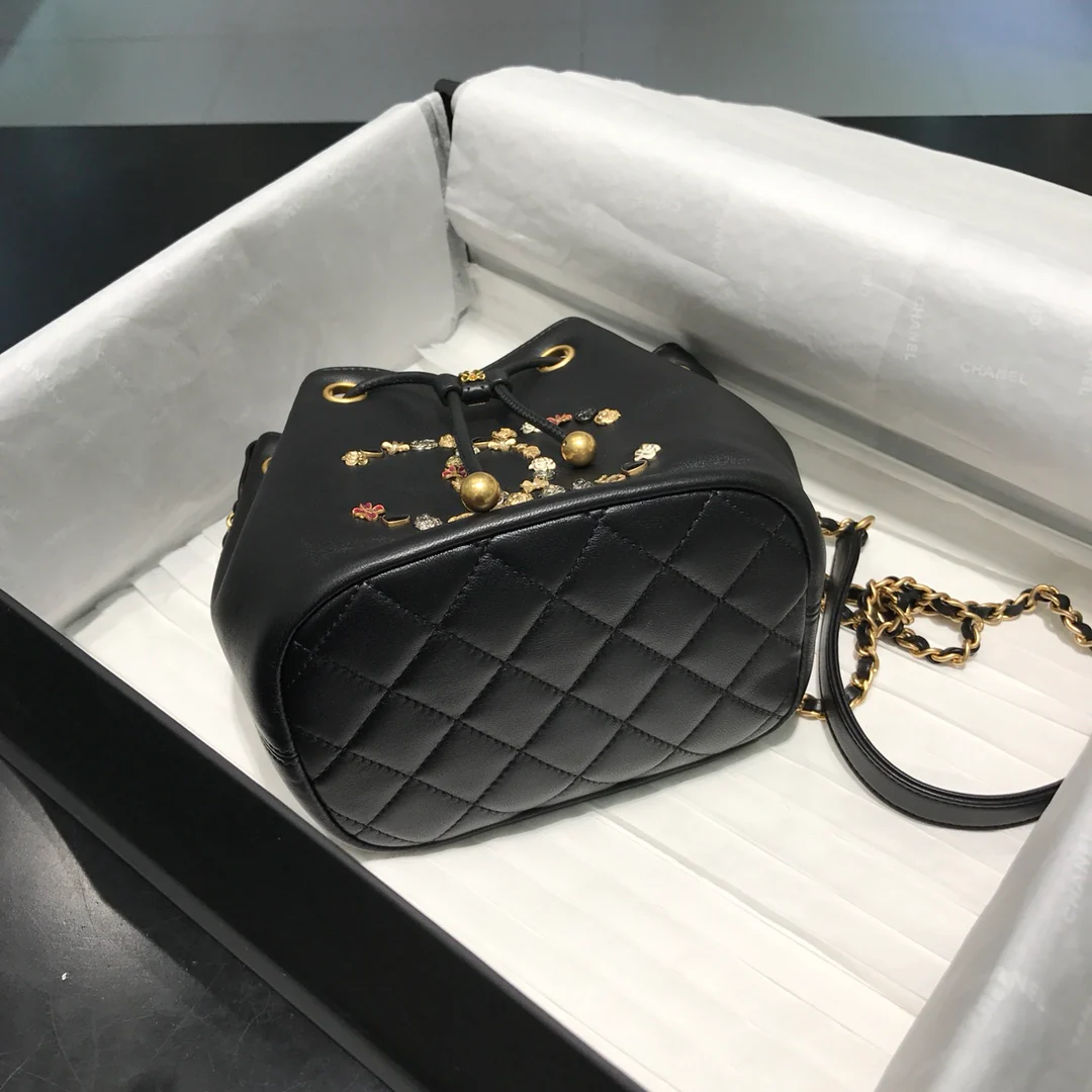 Сумка-ведро Chanel 2020 Métiers d'Art