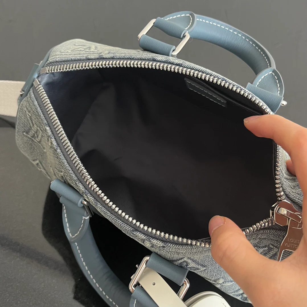 m22762-LV-keepall25-Emboss Denim Style