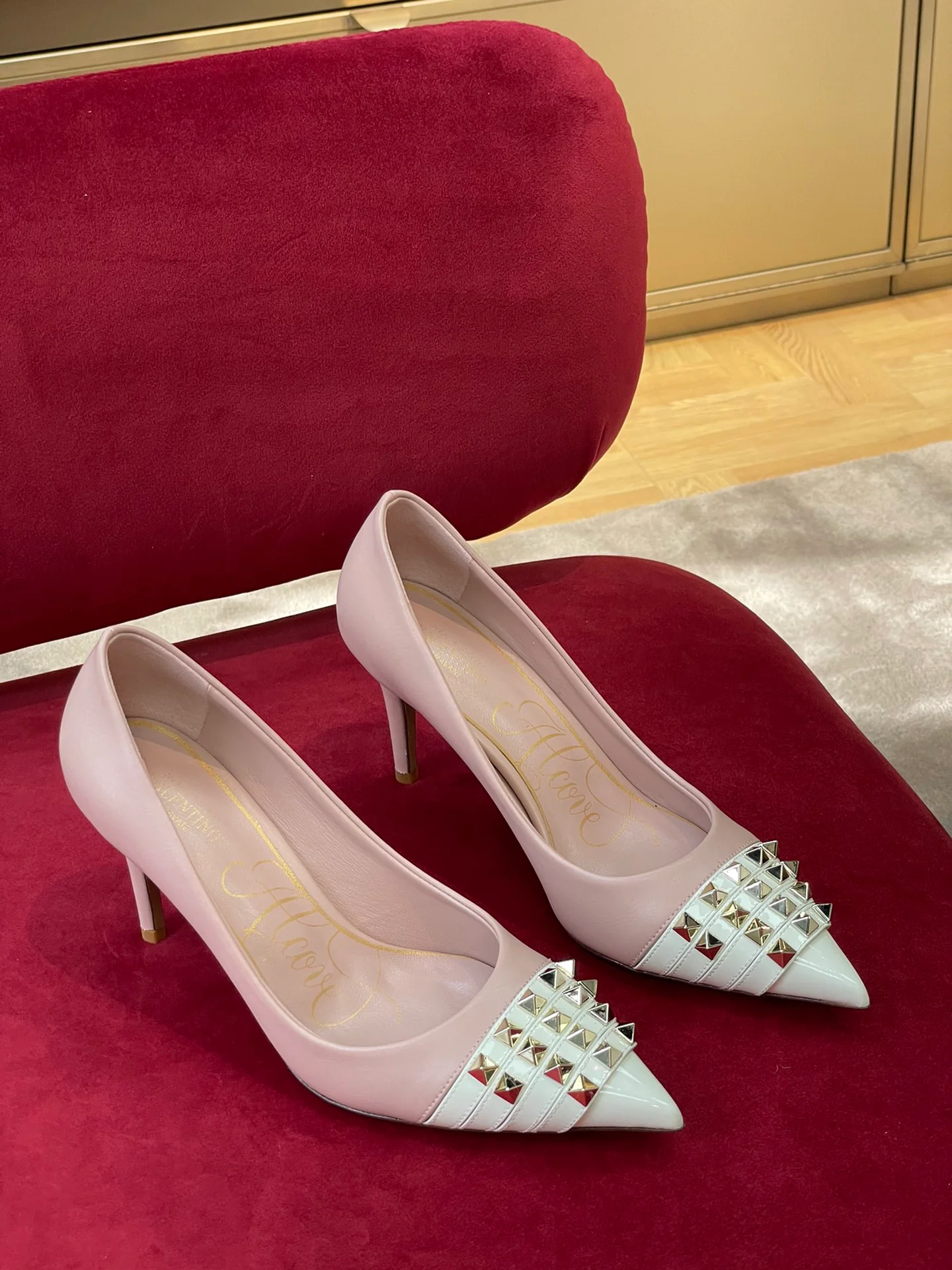 Valentino - Классические туфли на высоком каблуке с заклепками