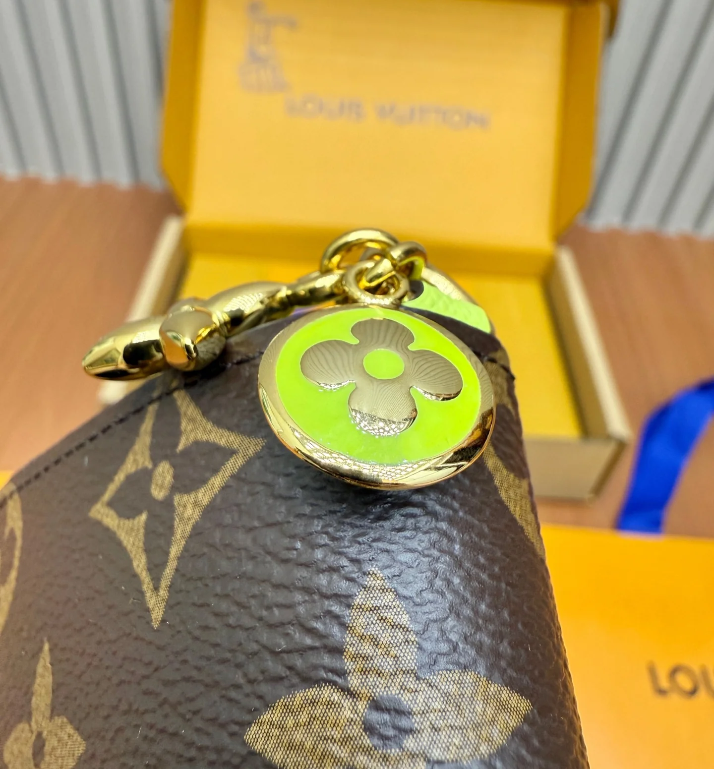 Кошелек LV-m14628 из цельной стали