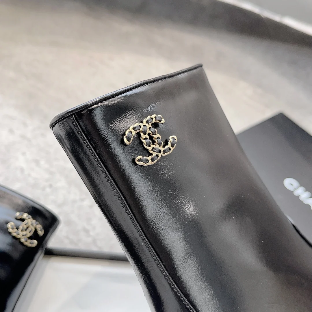 Новая коллекция Chanel ?Ранняя осень 2023? — ботильоны.