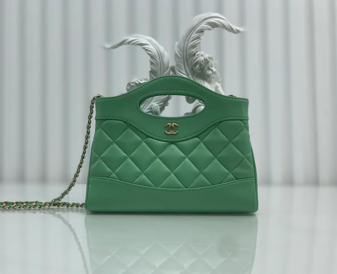 Сумка Chanel 24c 31 серии из нано-ягнячьей кожи - зеленая