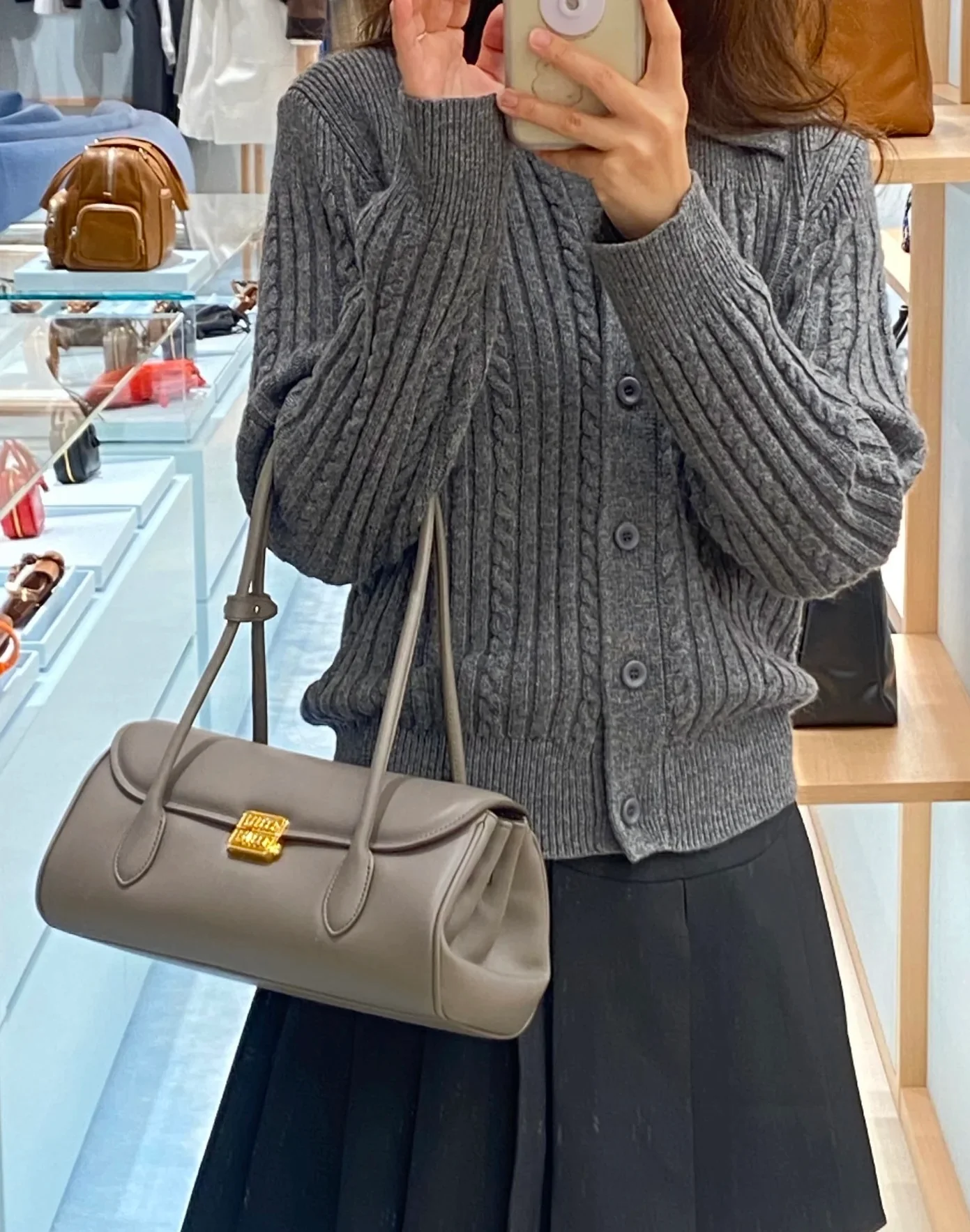 Сумка-багет Miu Miu через плечо — серая — Body Wear Sharing