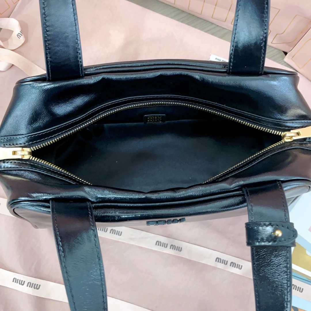 Сумка для боулинга Miu Miu-5bb182, подмышечная, черная.