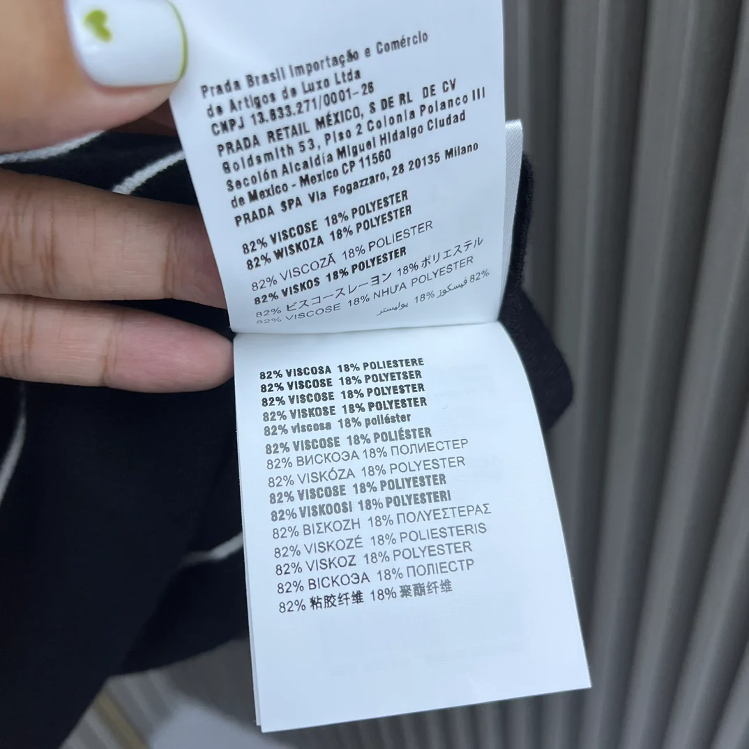 Miu Miu - 2404-24 Новинка: Футболка с круглым вырезом, полосатая, с коротким рукавом - Черная