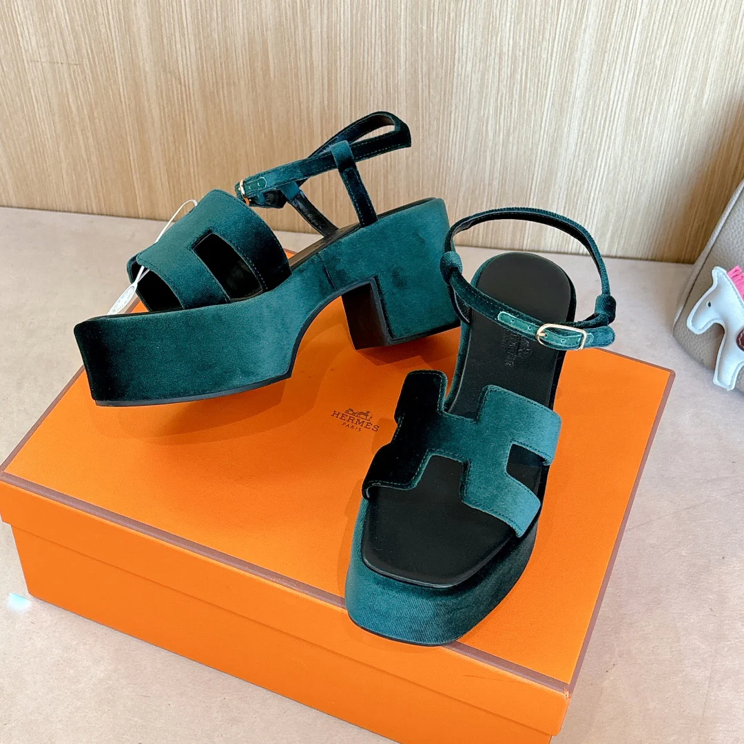 Босоножки на платформе Hermes 2024 на высоком каблуке - зеленые
