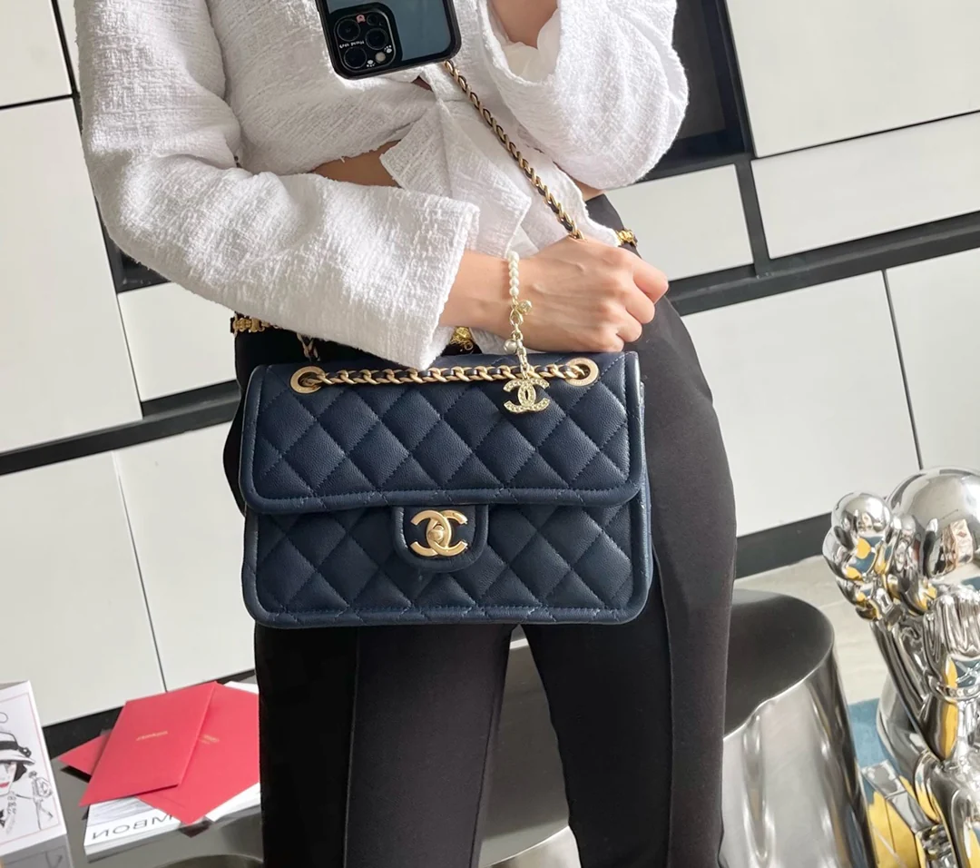 Булочка из тофу от Шанель