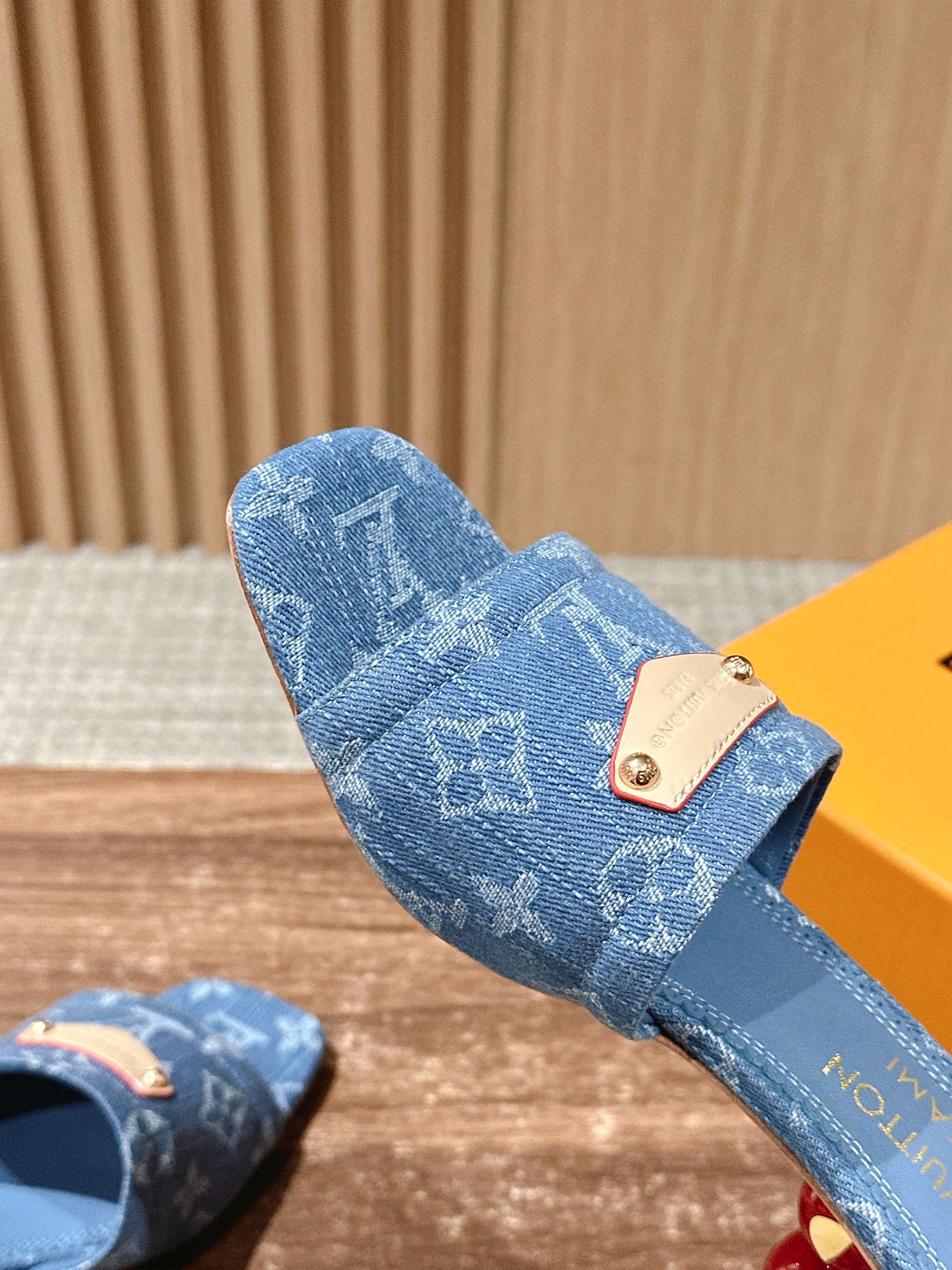 LV - Коллекция Такаши Мураками в стиле ретро - Сандалии на низком каблуке - Джинсово-синие