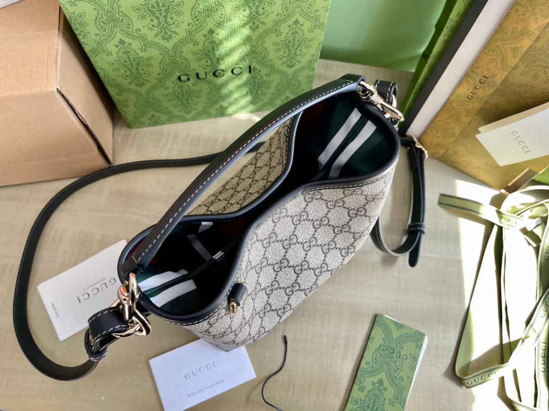 Мини-сумка Gucci 2025 из черной кожи - коричневая