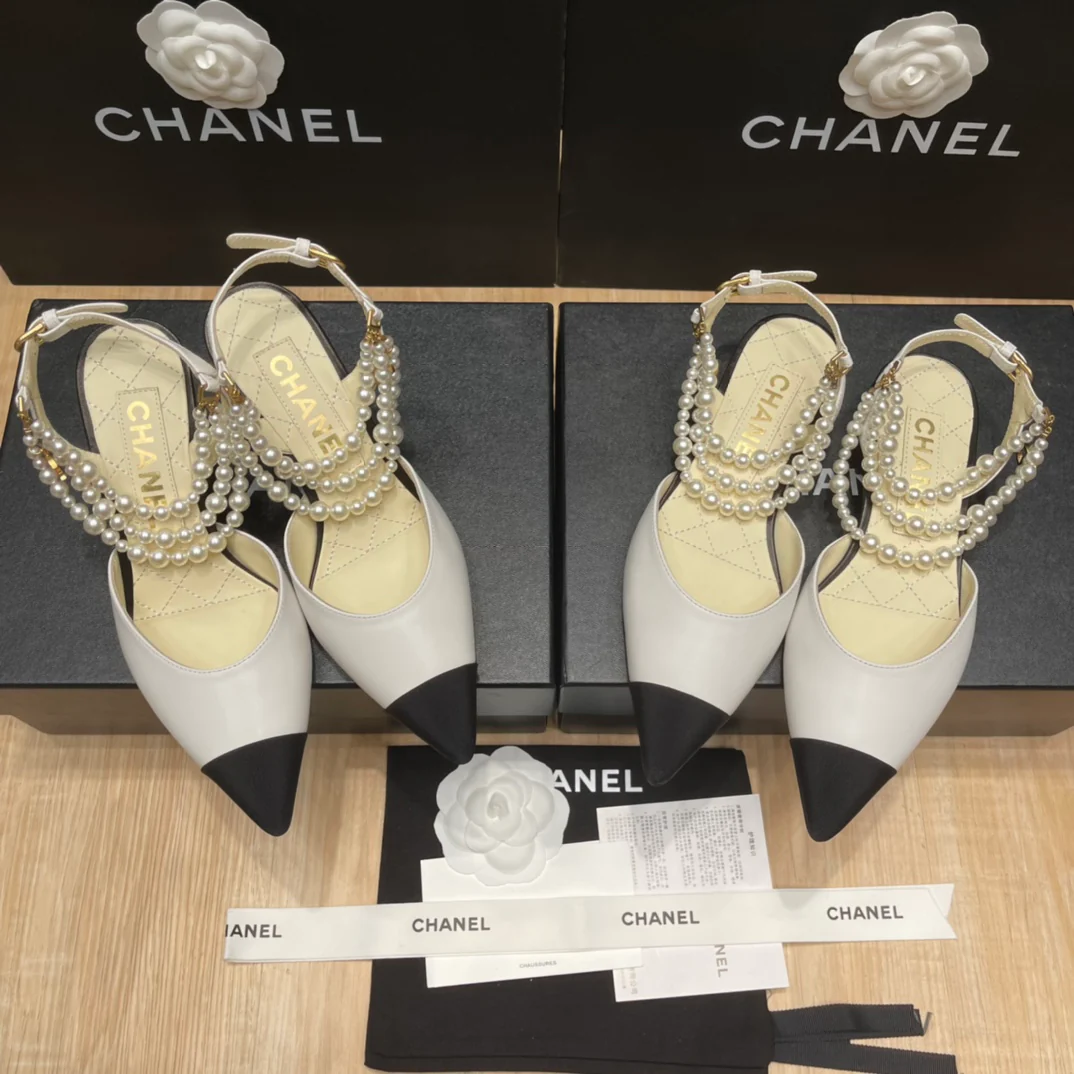Коллекция сандалий и балеток Chanel с жемчужными каблуками