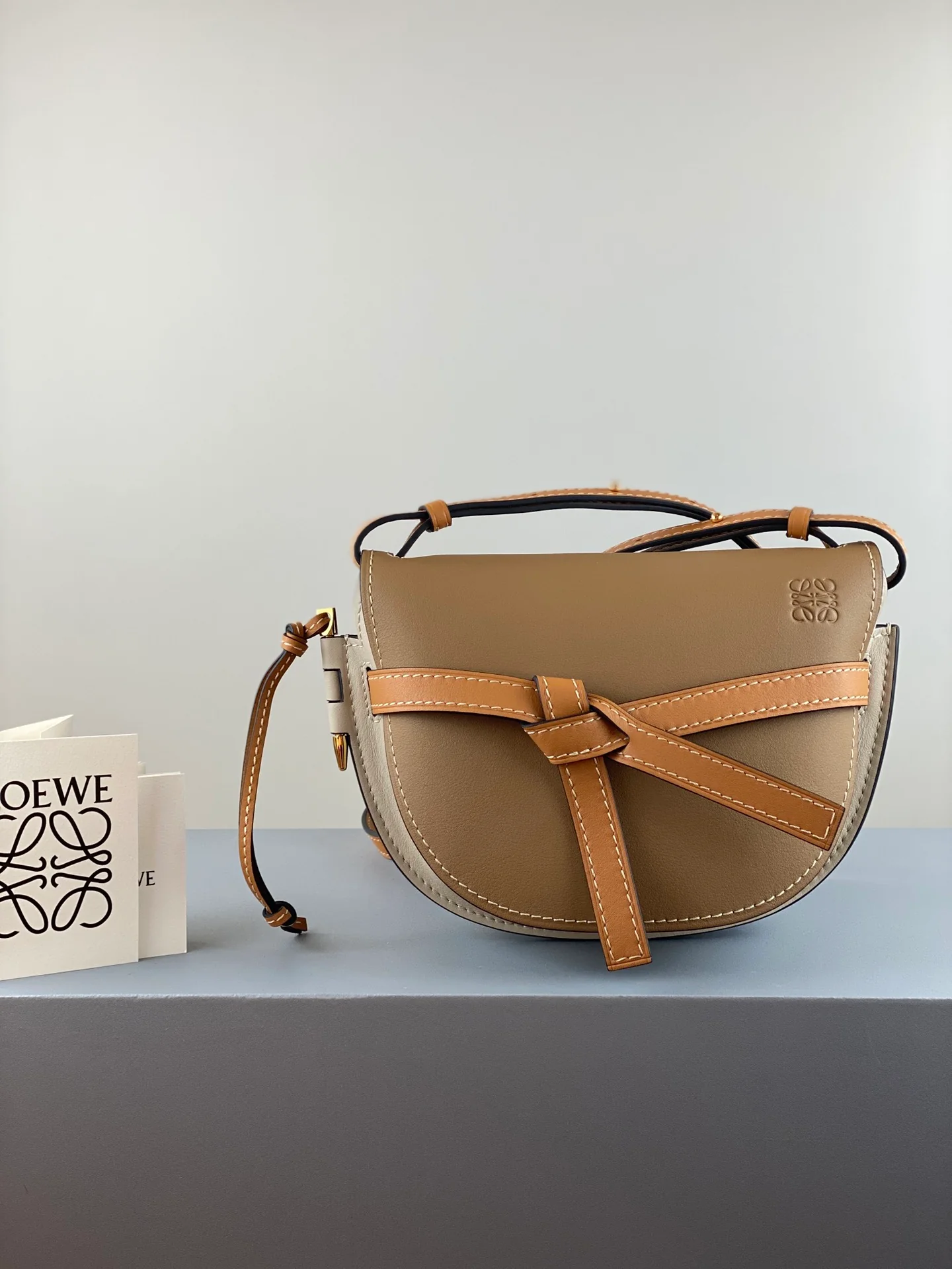 Loewe-gate-small-20x19x11-5-cm-14