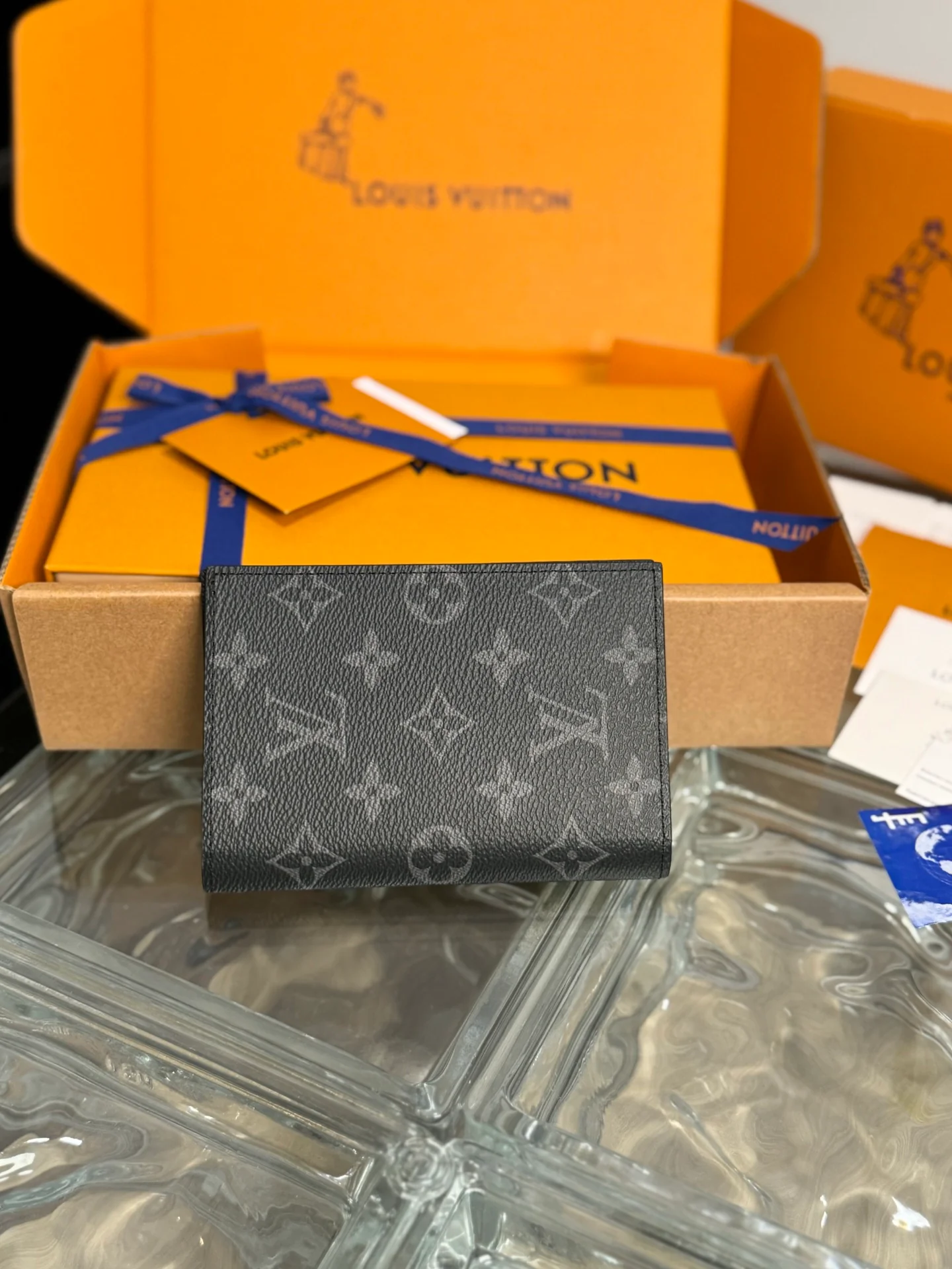 LV-m64501 - Держатель для паспорта - Черный