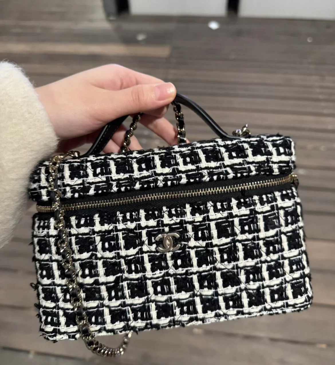 Сумка-ланч Chanel LP из шерсти, черная.