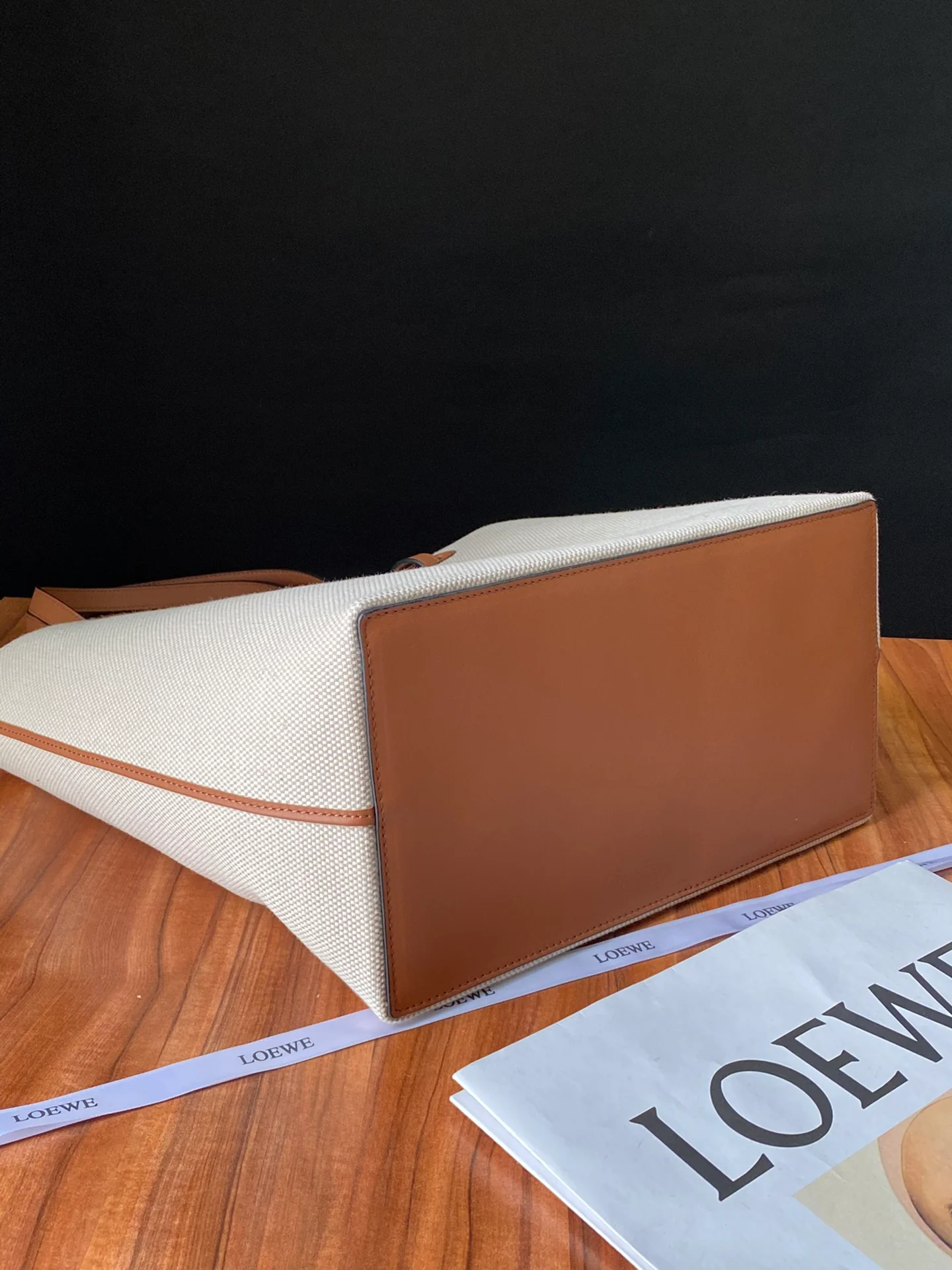 Сумка-тоут Loewe Anagram с вышитым принтом - № 284