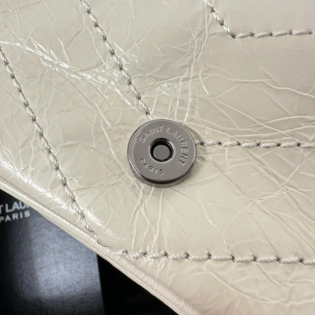 Мини-кошелек на цепочке YSL Niki, белый