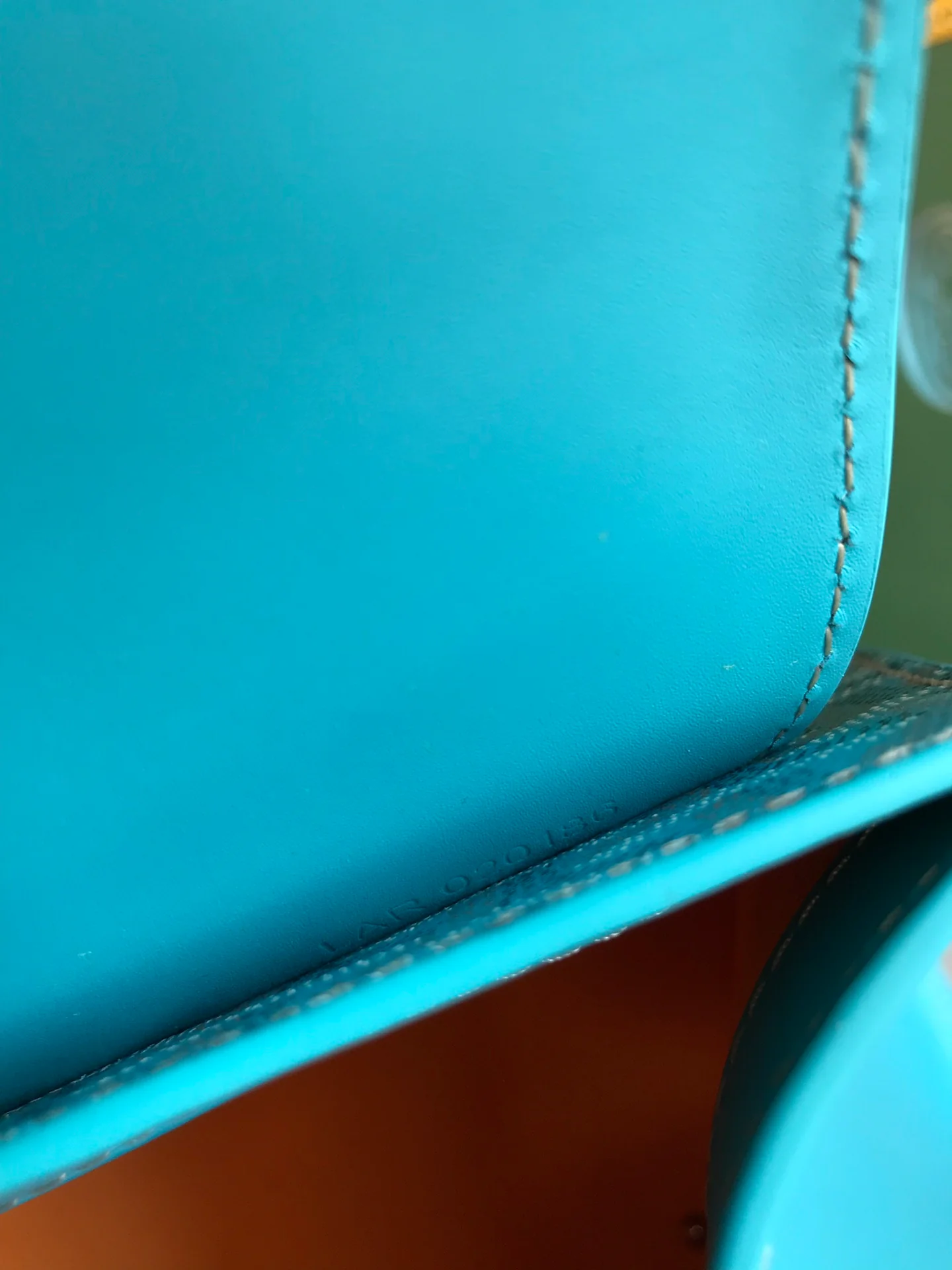 Сумка-тоут Goyard Saigon из серии PM, 28 см, бирюзово-голубая.