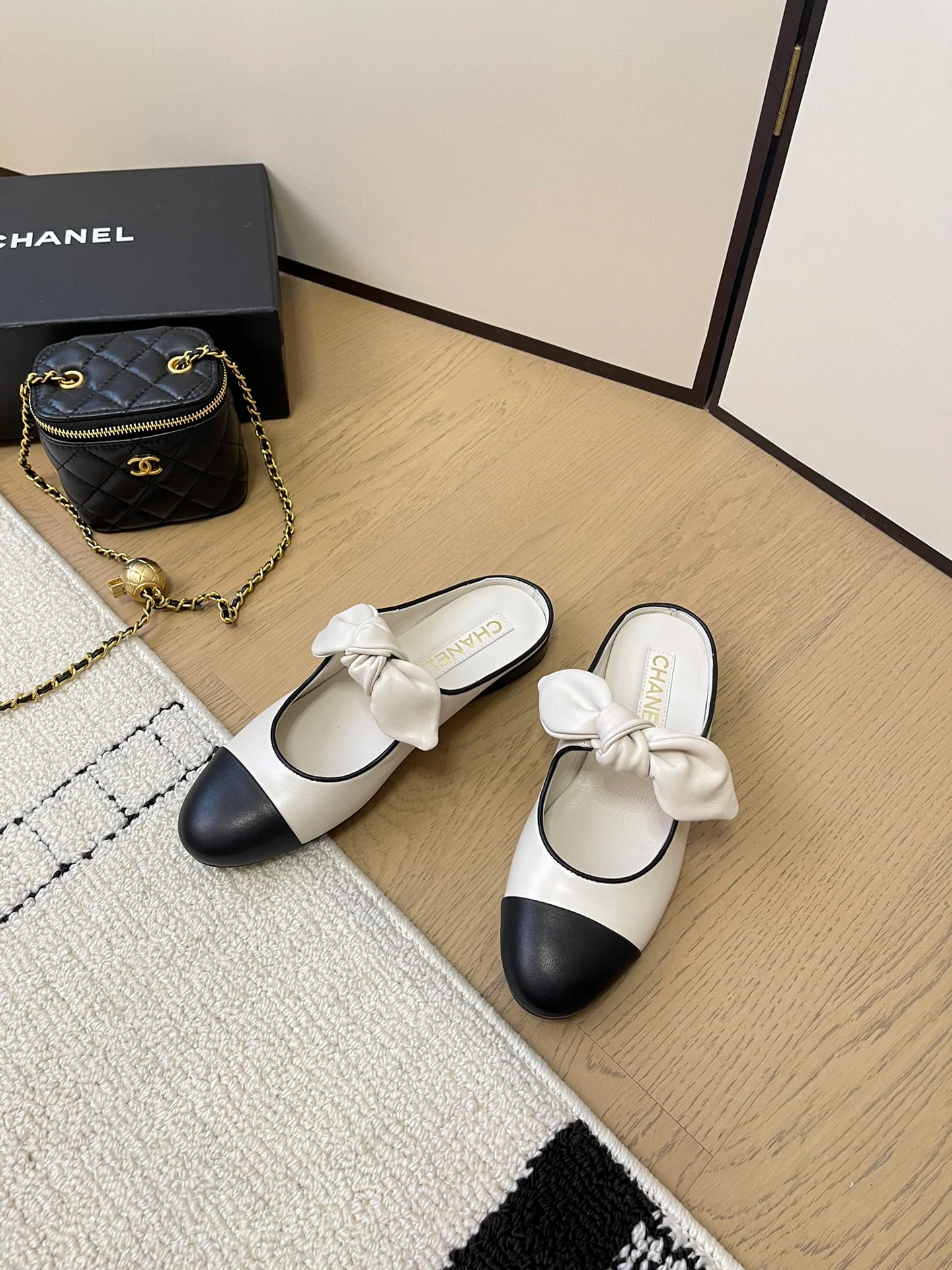 Мюли Chanel 2024 Ribbon Ballet - белые