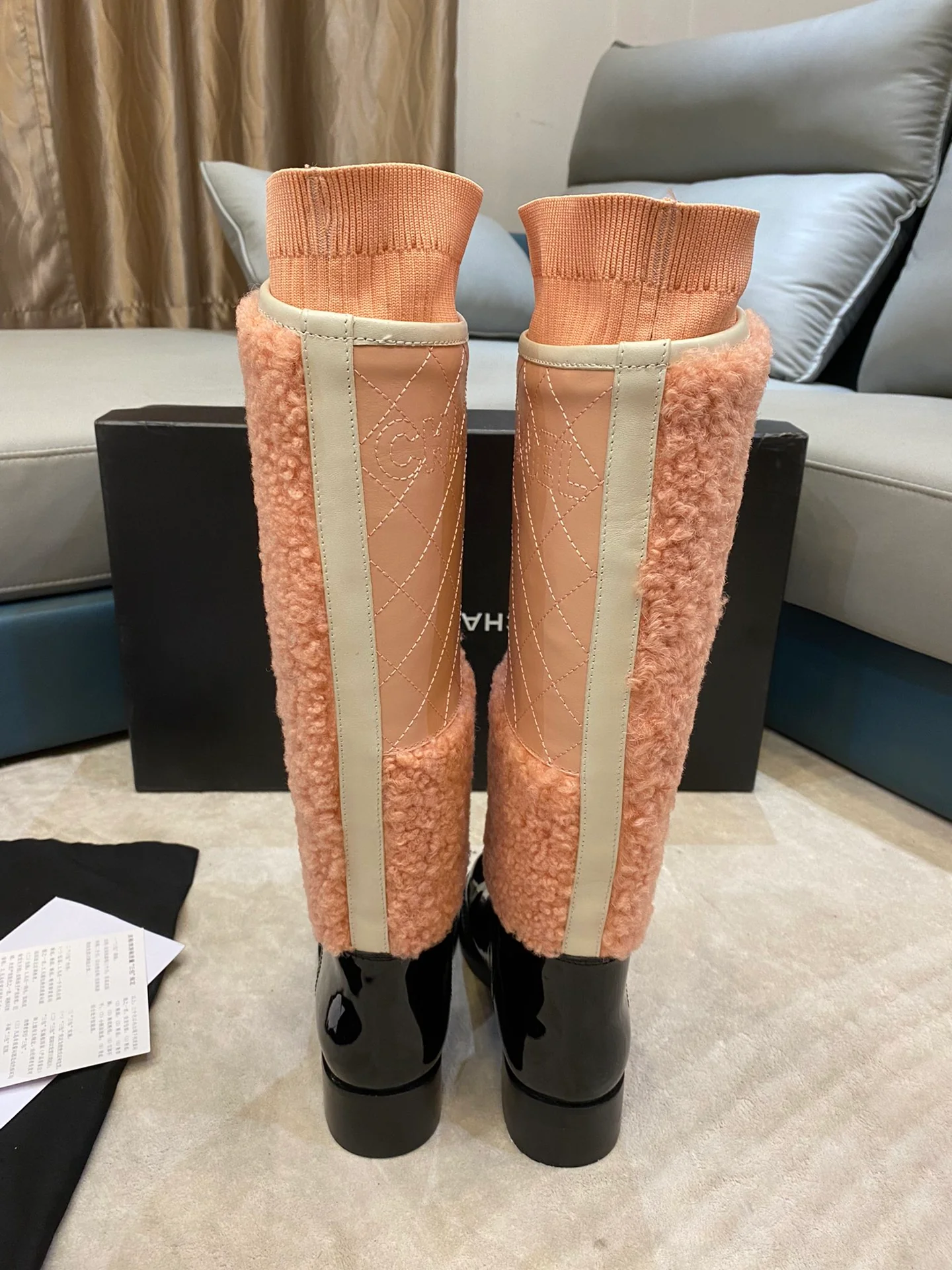 Новинка 2022 года от Chanel - Кожаные сапоги - Замшевые - 1