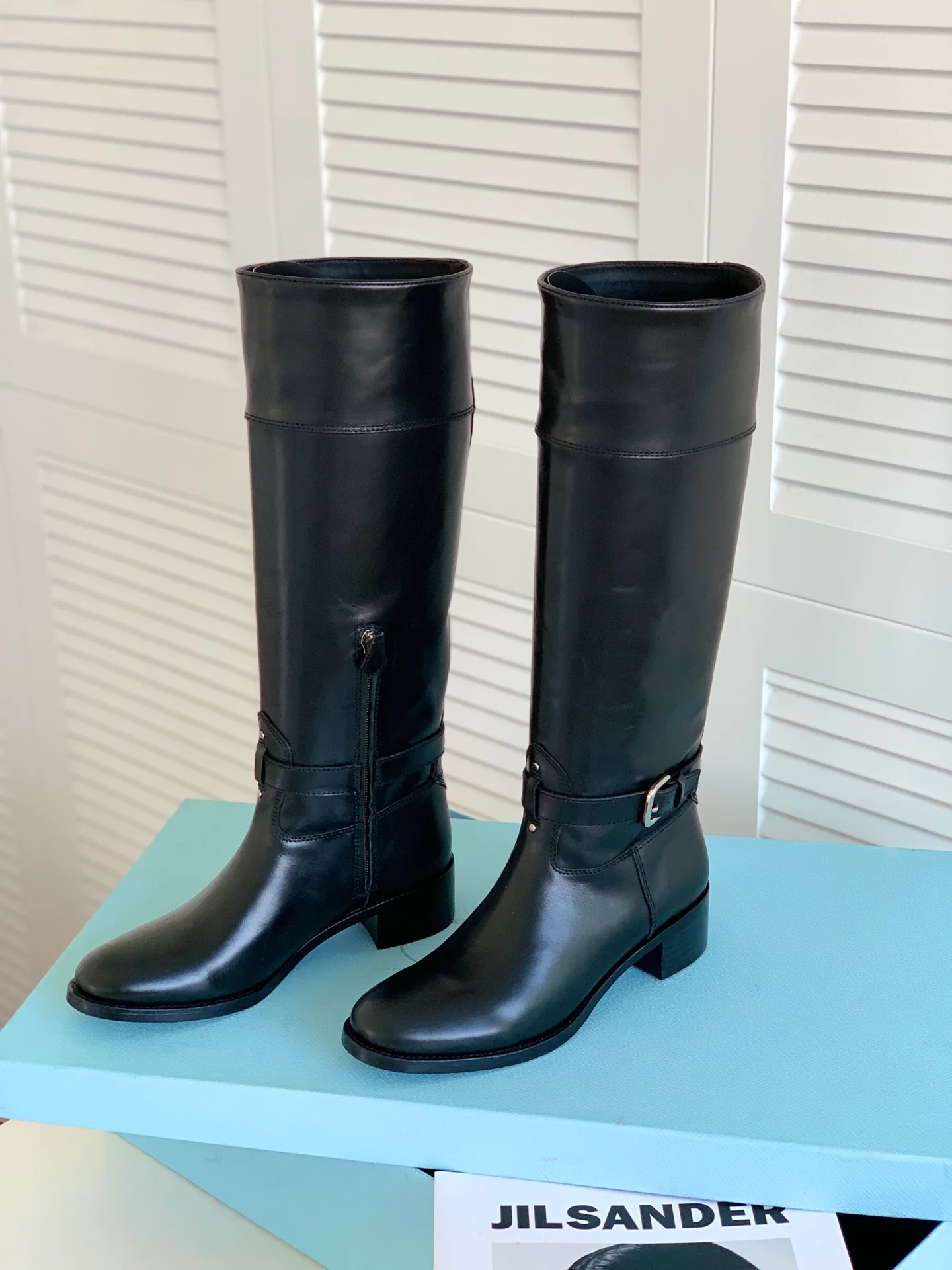 Prada - Новинка сезона осень/зима 2022 - Сапоги для верховой езды