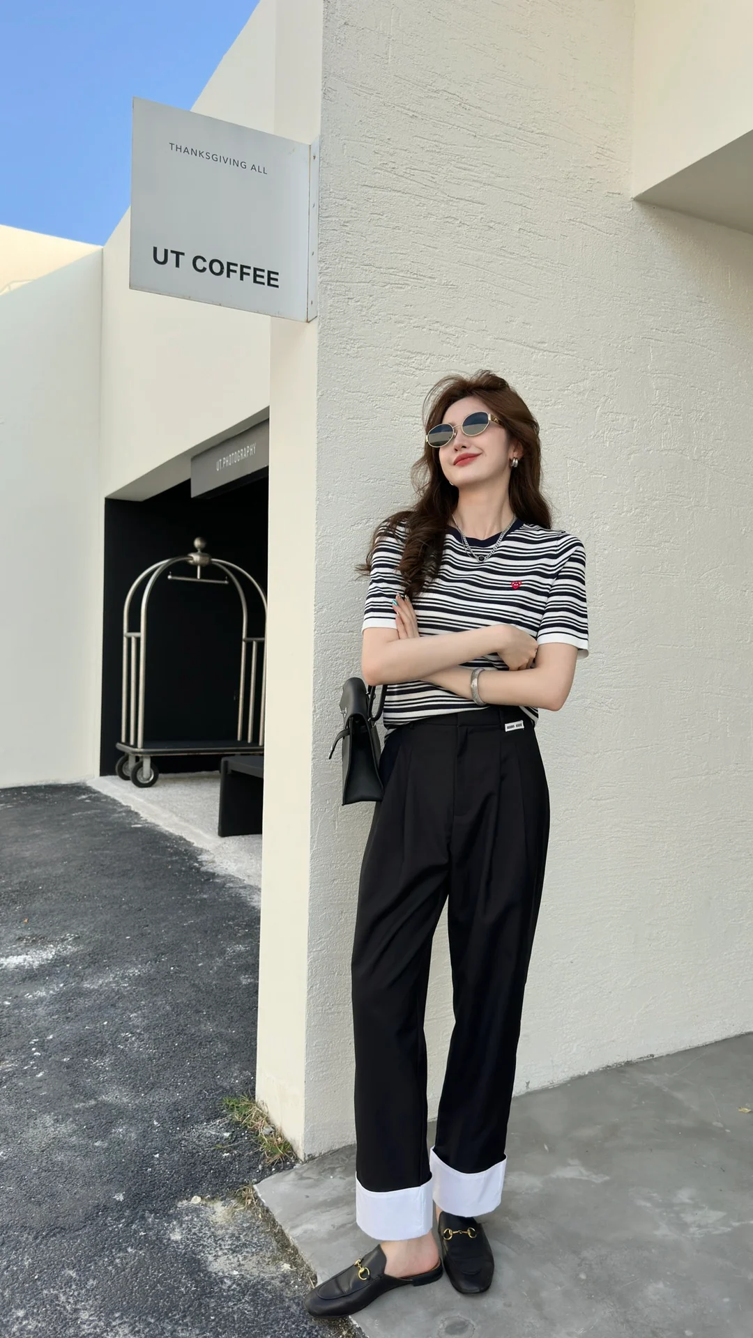 Miu Miu - 2404-24 Новые брюки-морковки с подвернутым низом и цветными блоками - Черные