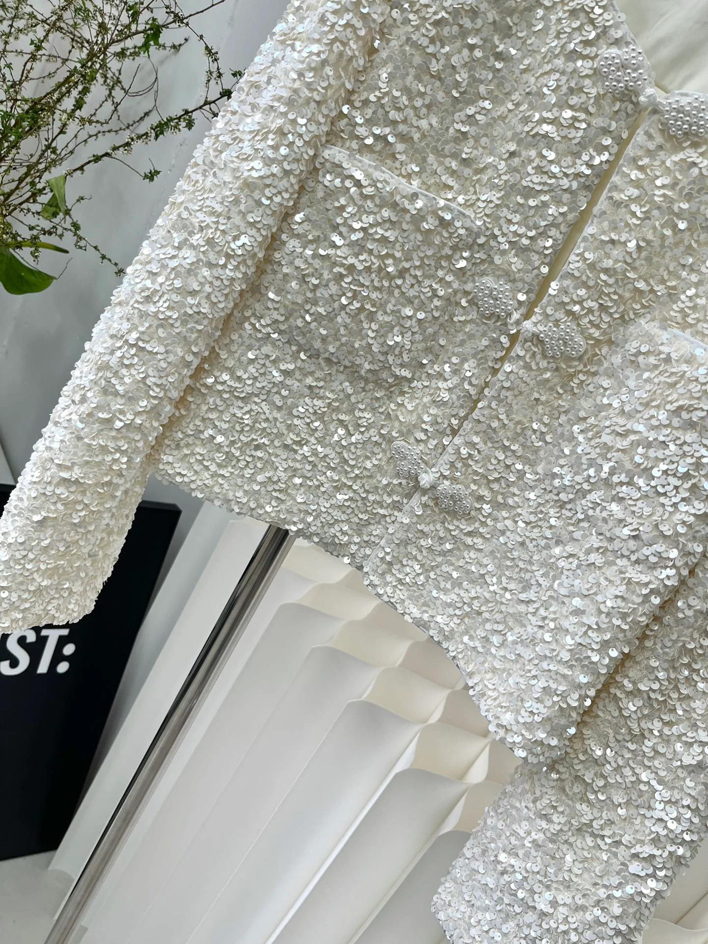 Chanel 2403 - Расшитый пайетками жакет в стиле Chanel