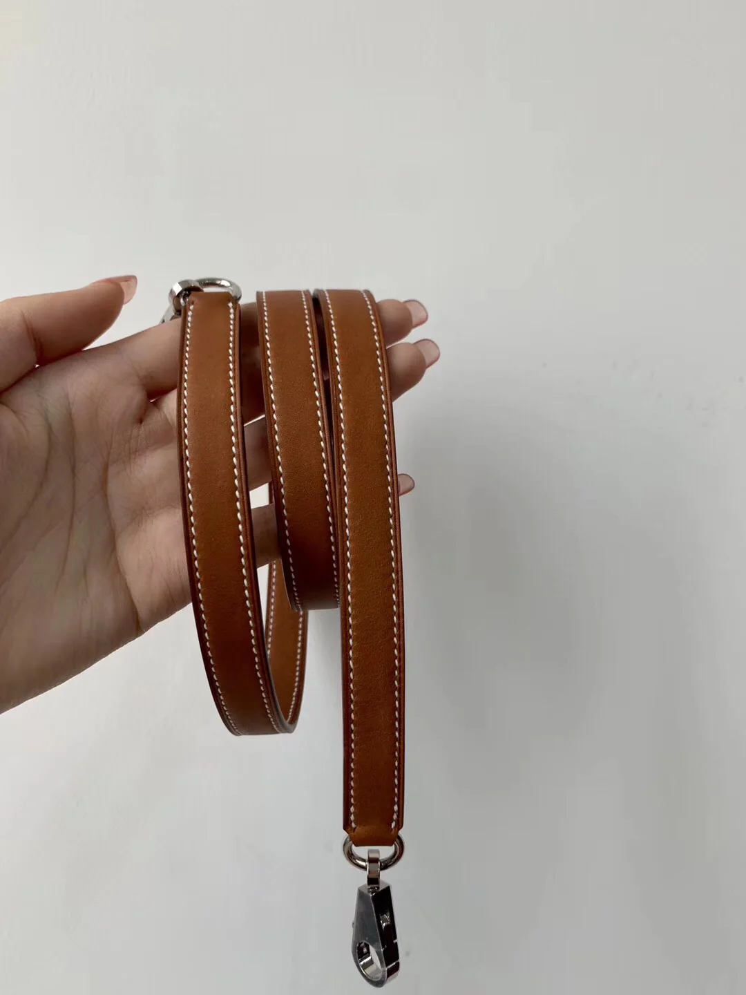 Пряжка Hermes Kelly 25 Barenia Haas из натурального серебра