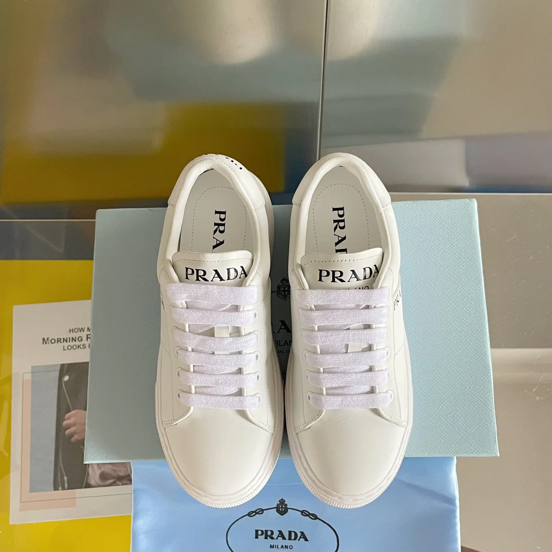 Новинка весны 2022 года от Prada - Повседневные туфли на платформе - 10