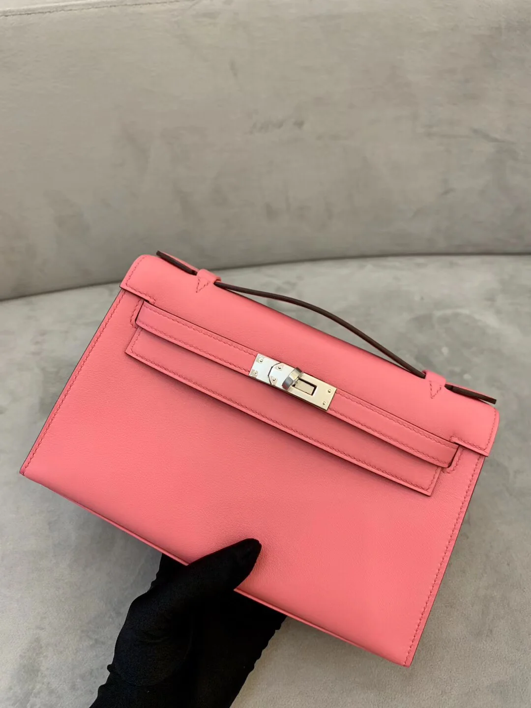 Мини-сумочка Hermes Kelly 1-го поколения, 22 см, помада Swift 8W с серебряной пряжкой.