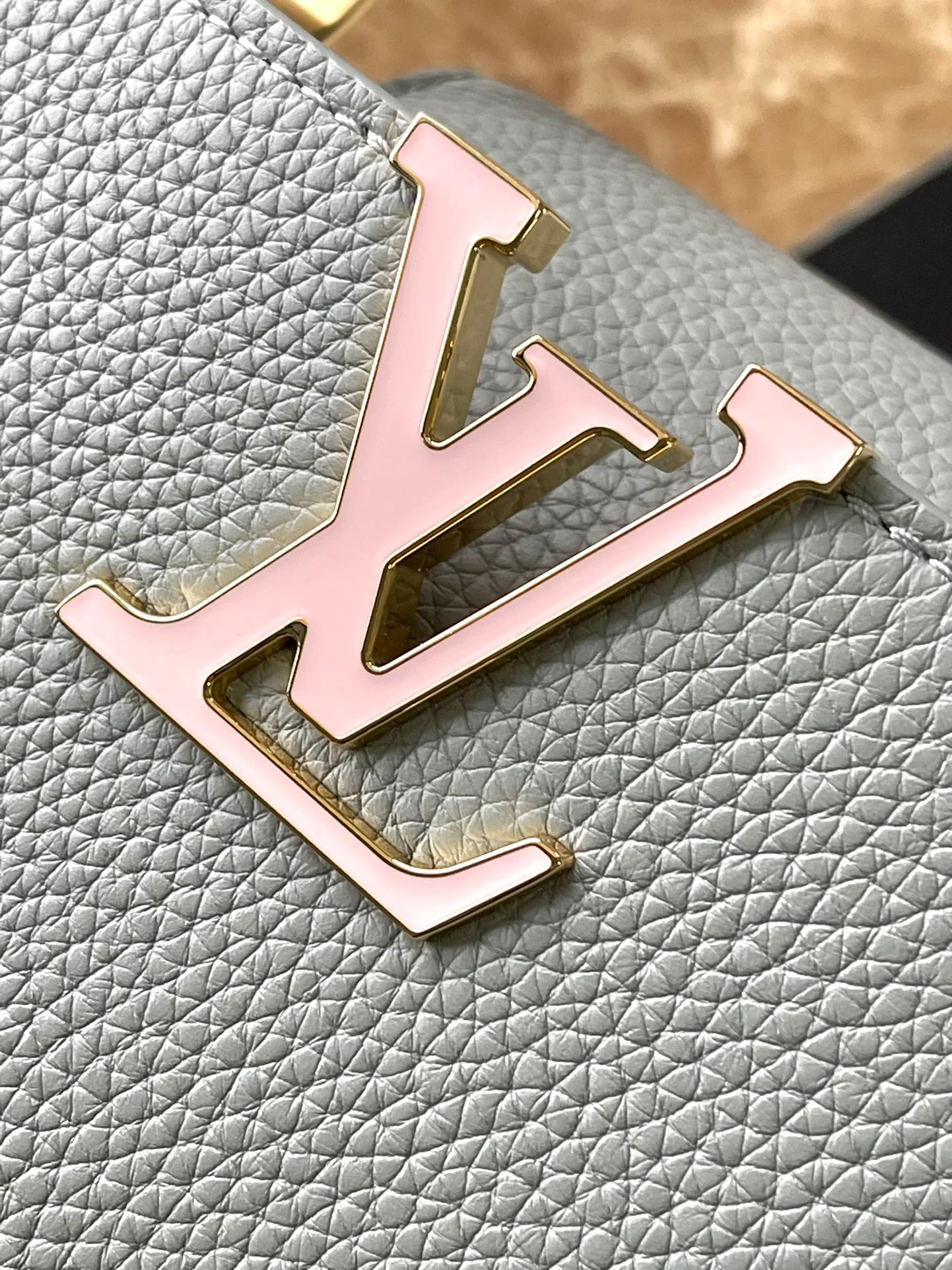 m23280-LV-capucines-mini-handbag/crossbody bag-grey