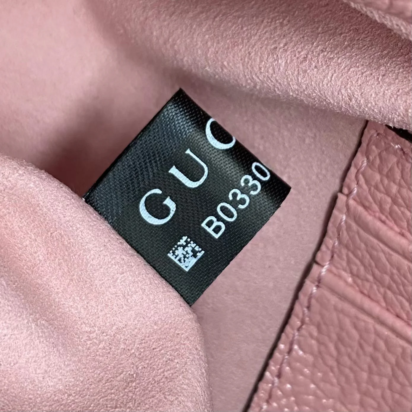 Сумка Gucci на цепочке через плечо - розовая