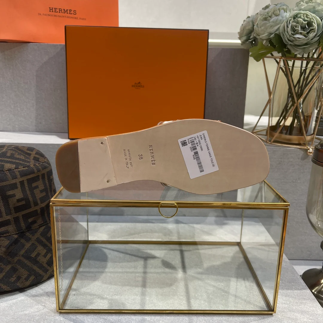 Новинка начала лета 2022 года от Hermes - плоские тапочки H - 1