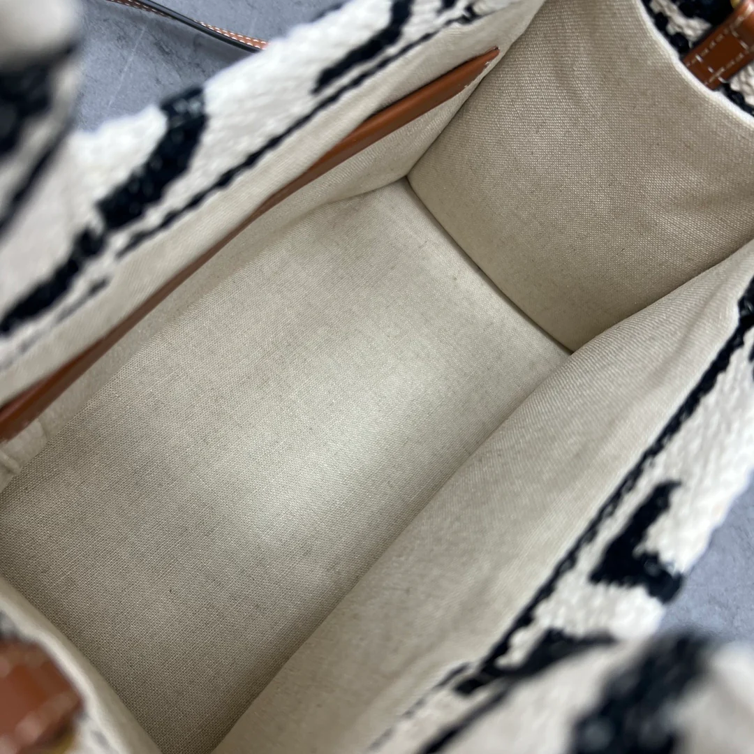 Сумка-тоут Celine New Cabas Thais, маленькая, бело-черная.