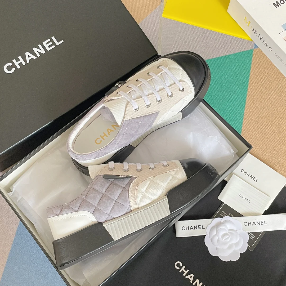 Новинка 2023 года от Chanel - Стеганые туфли-?блинчики? - Черный носок