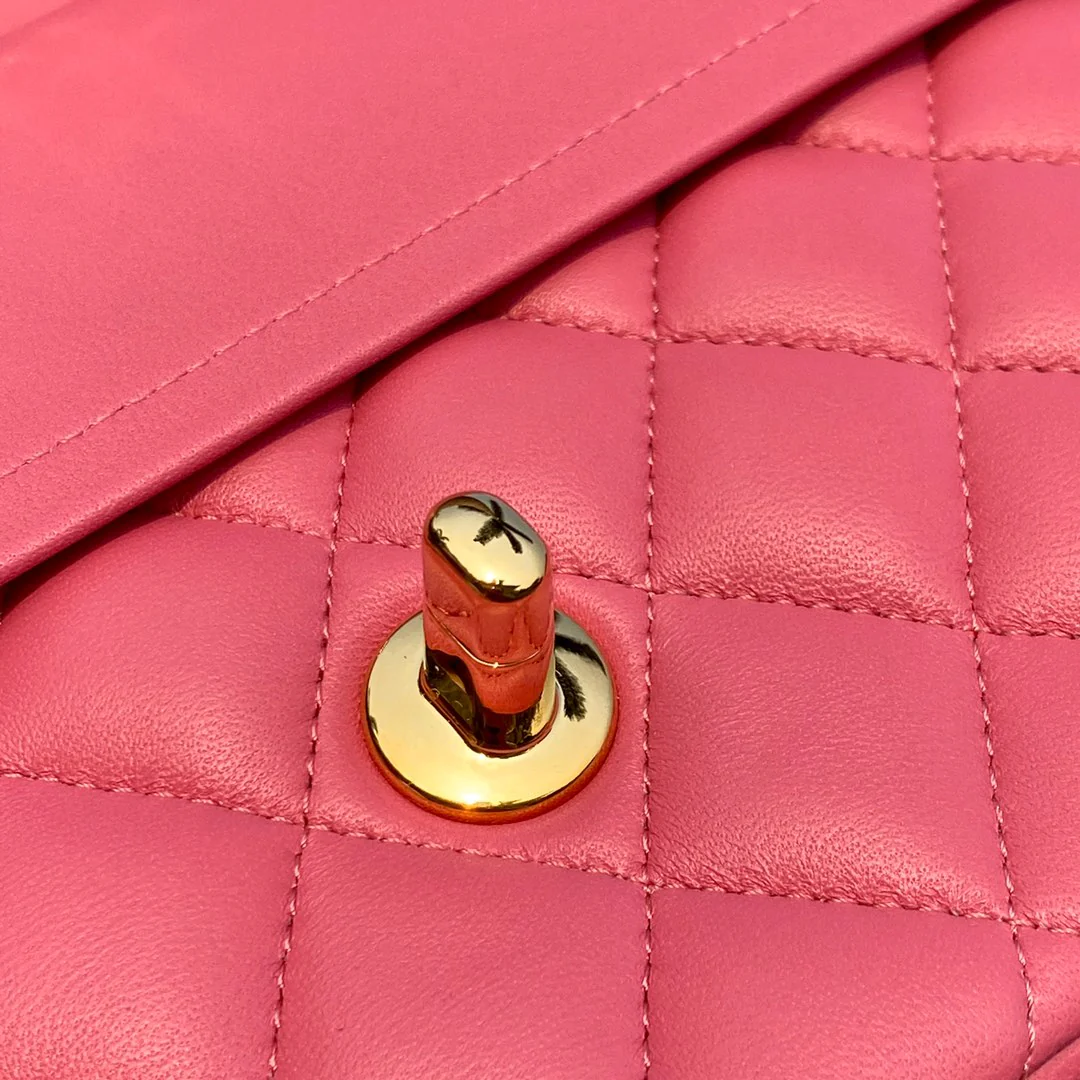 Классическая сумка Chanel из овечьей кожи CF — персиково-розовая с золотой фурнитурой — 25 см