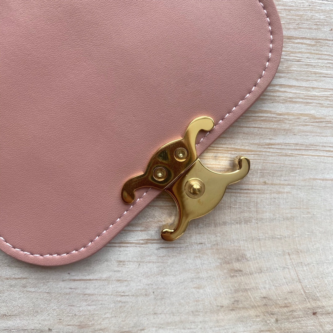 Маленький глянцевый кошелек Celine Triomphe с клапаном из овечьей кожи - розовый