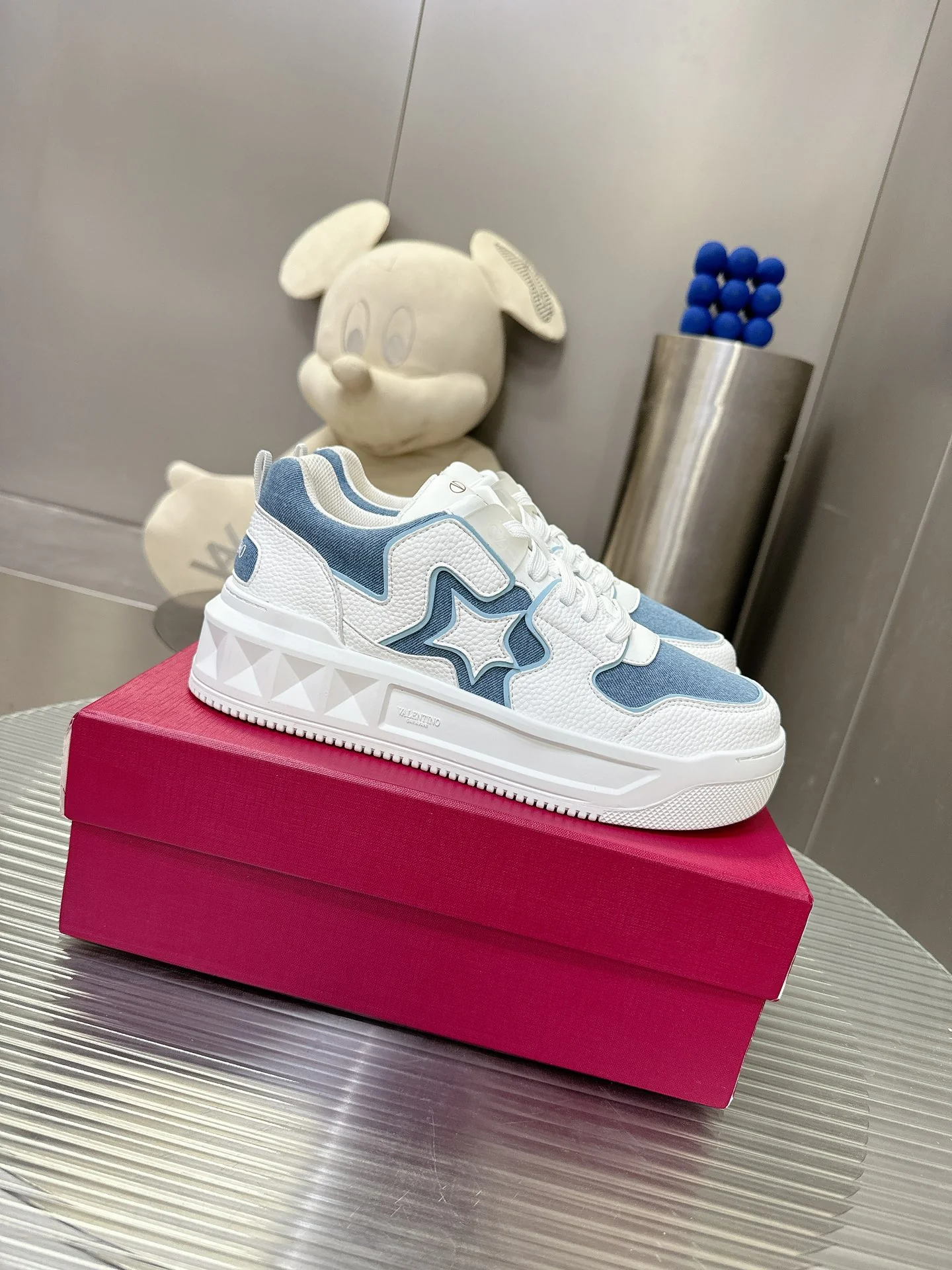 Низкие кроссовки Valentino 2024 — синие