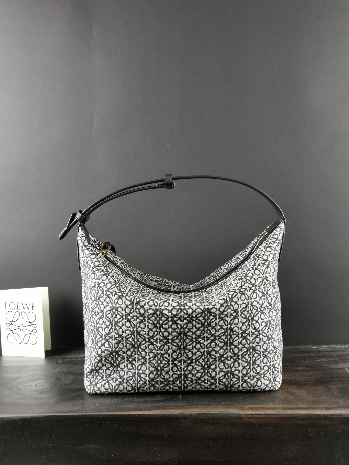 Сумка для ланча Loewe Cubi - Большая - Белая тканевая сумка с вышивкой - 1 шт.