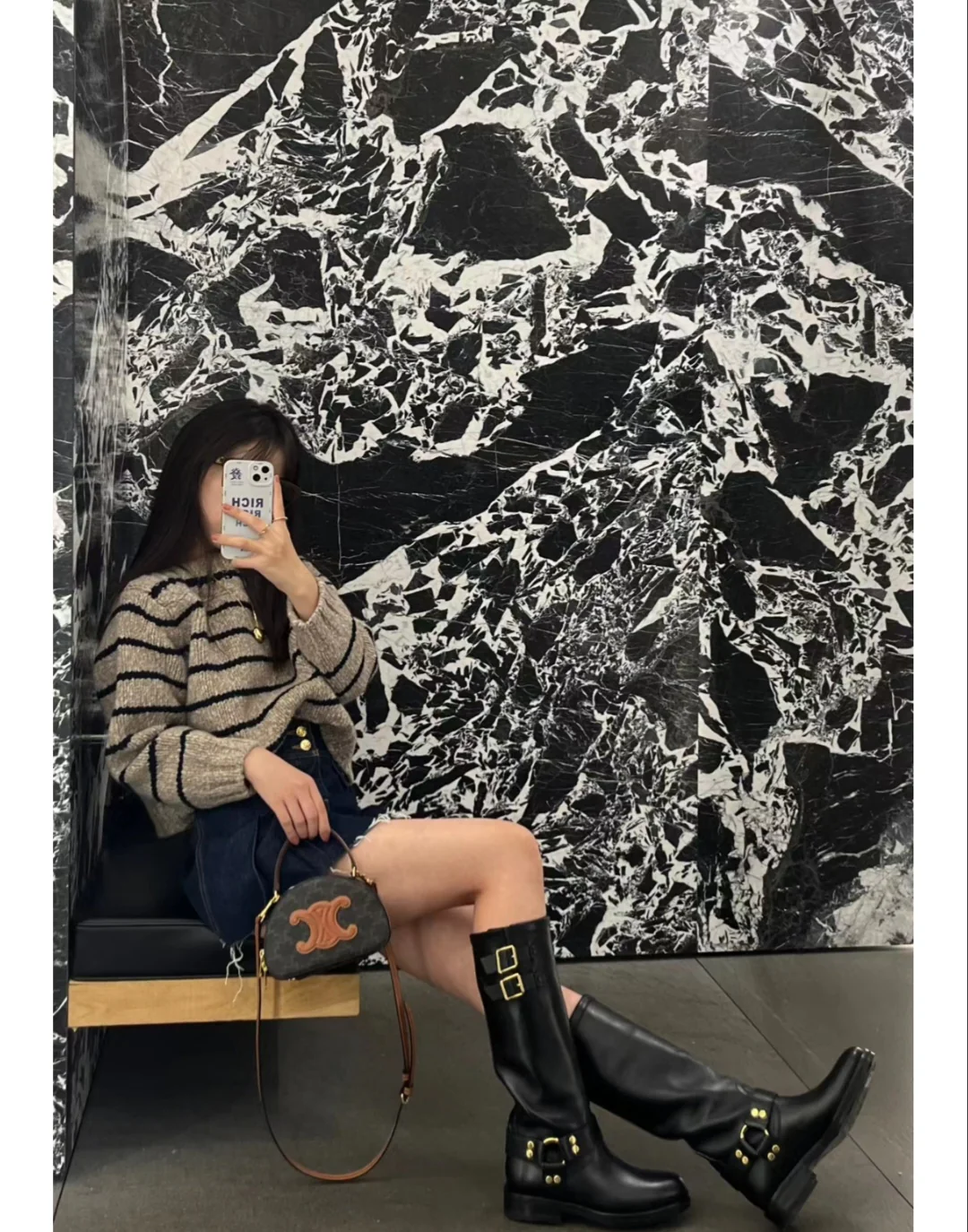 Celine - сумка ?Полумесяц? из телячьей кожи