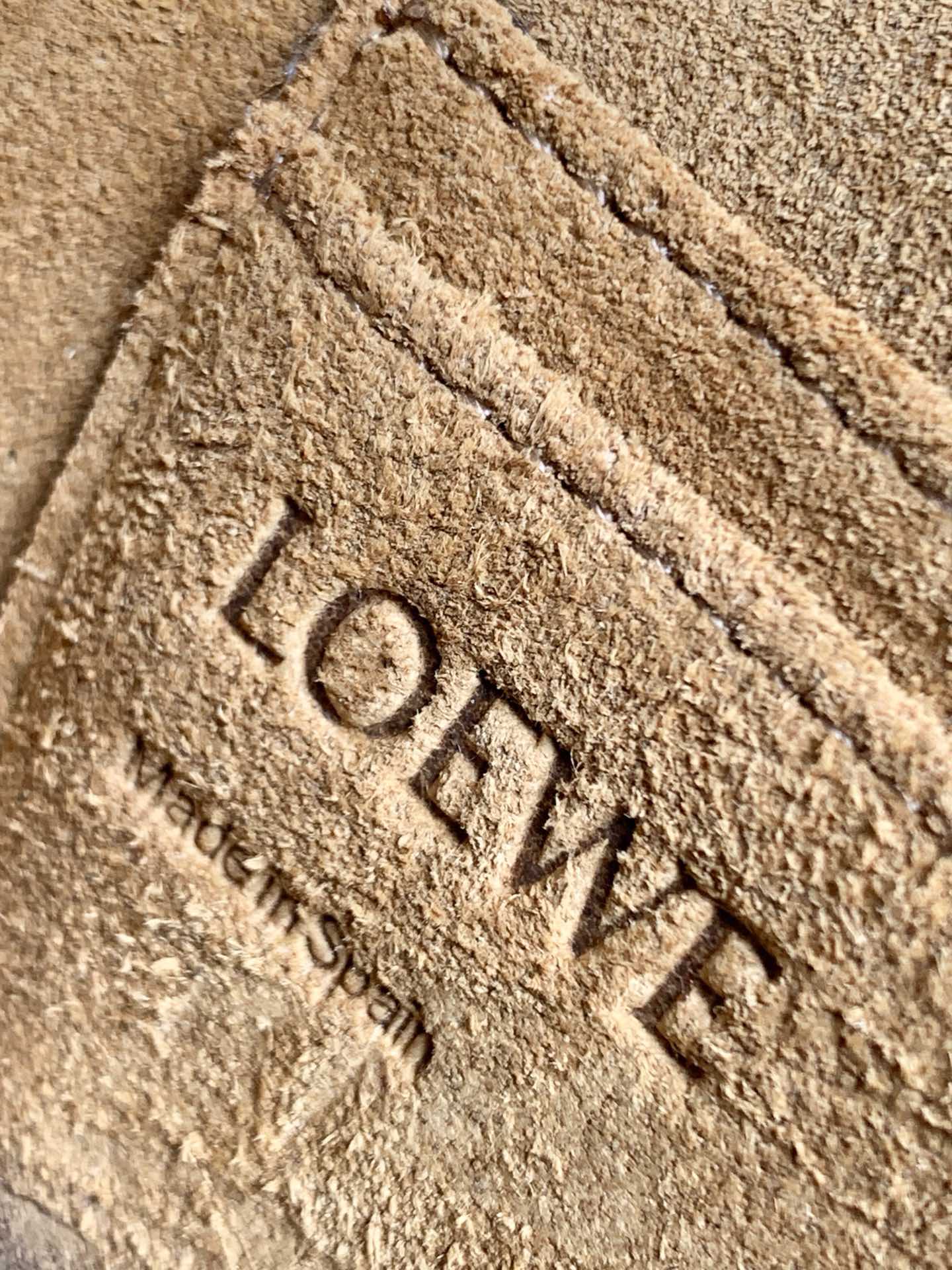 Loewe-gate-mini-21x12-5x9-5-cm-7