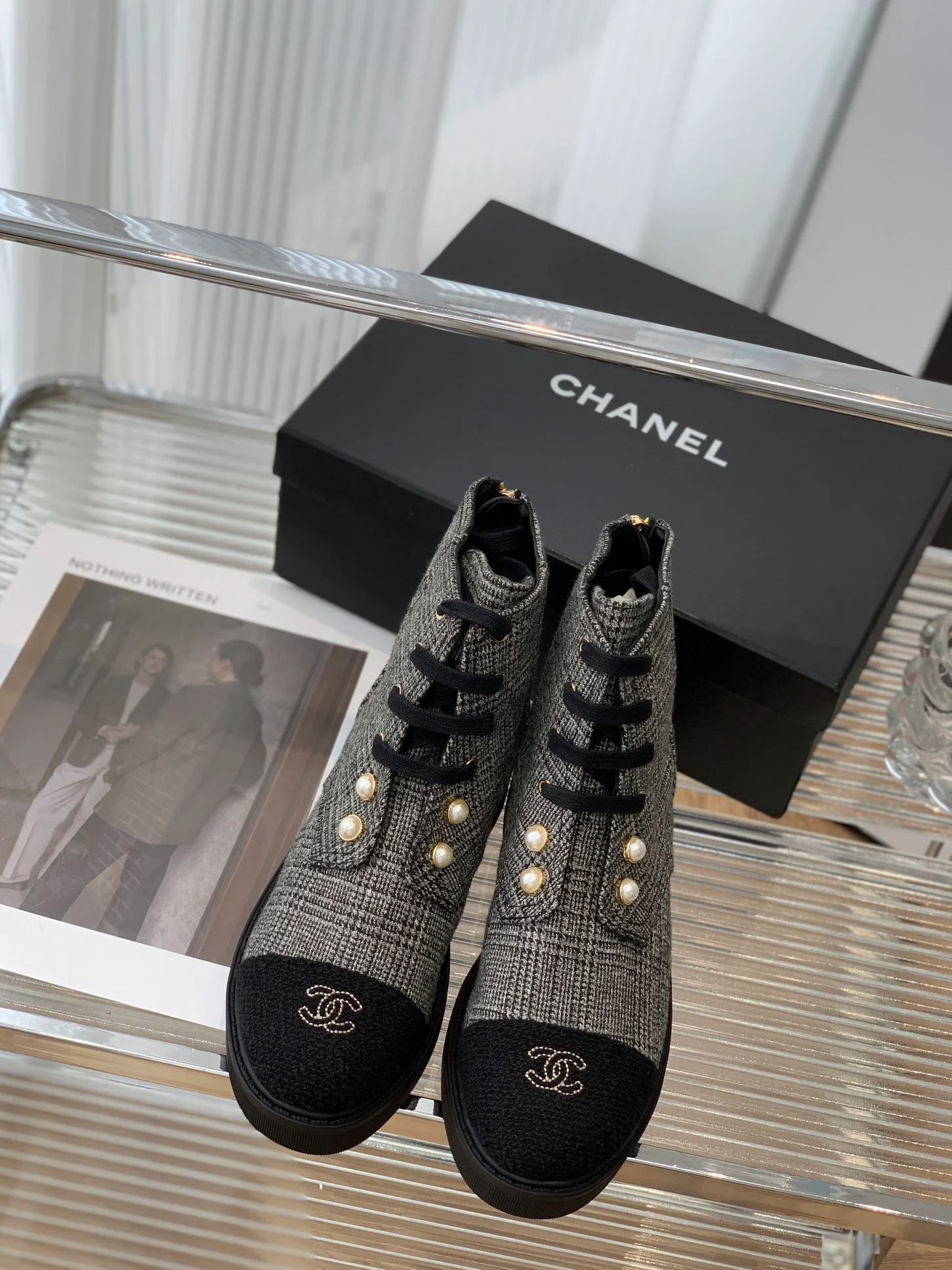 Ботинки Dr. Martens в клетку на шнуровке от Chanel - высота каблука 4 см - размеры 35-40