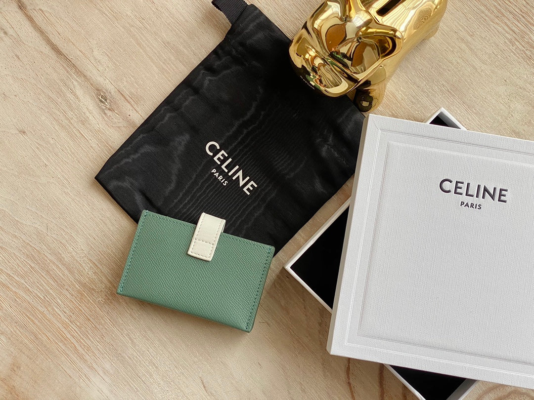 Celine 粒面牛皮风琴卡包